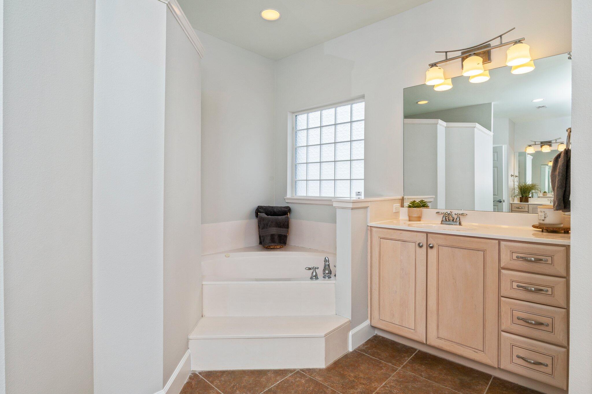 BAYSHORE PLACE PH 1 - Residential