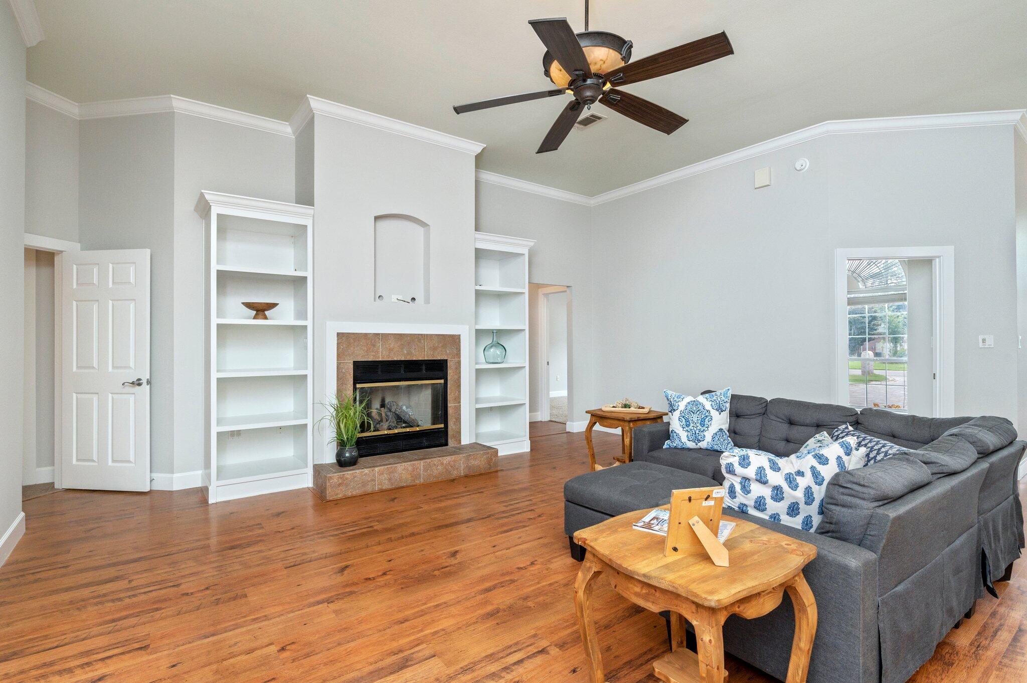 BAYSHORE PLACE PH 1 - Residential