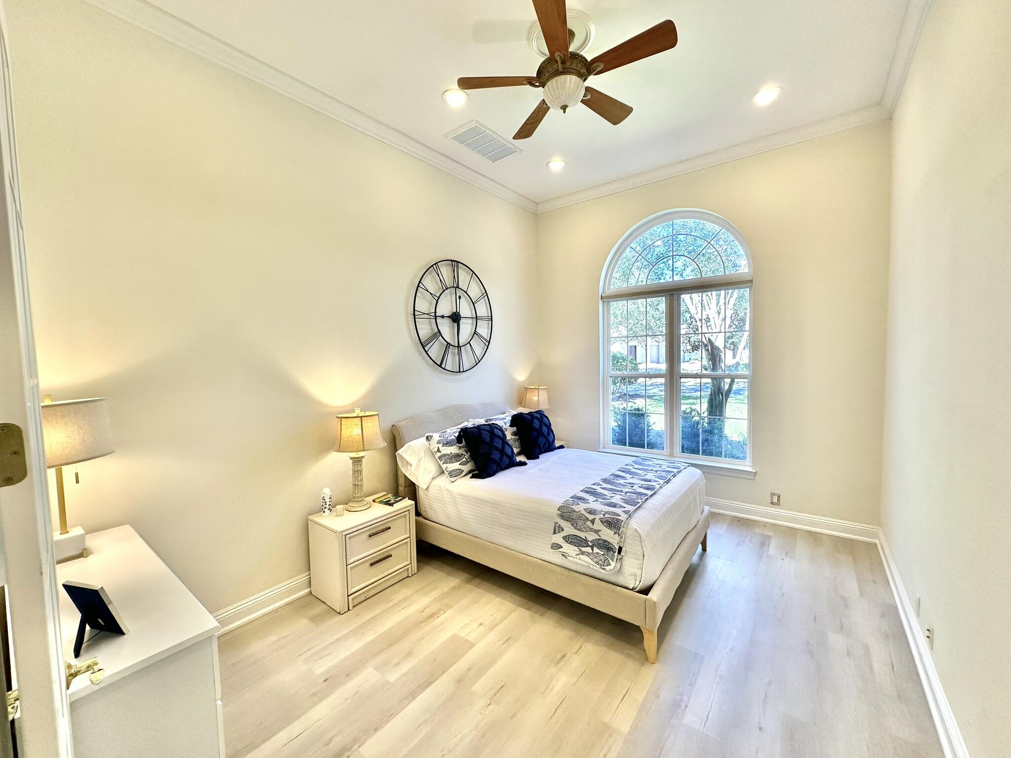 BURNT PINE - Residential
