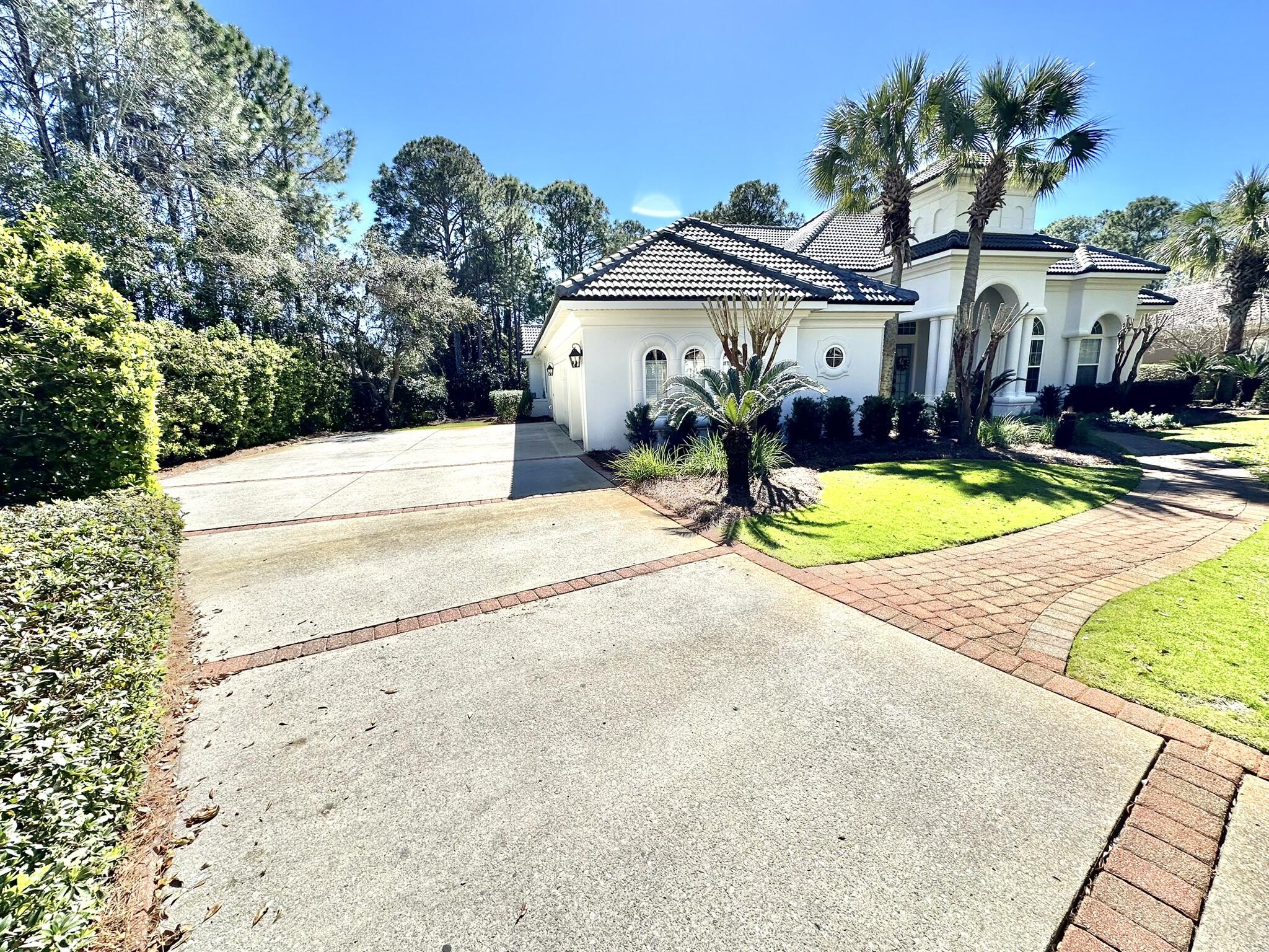 BURNT PINE - Residential