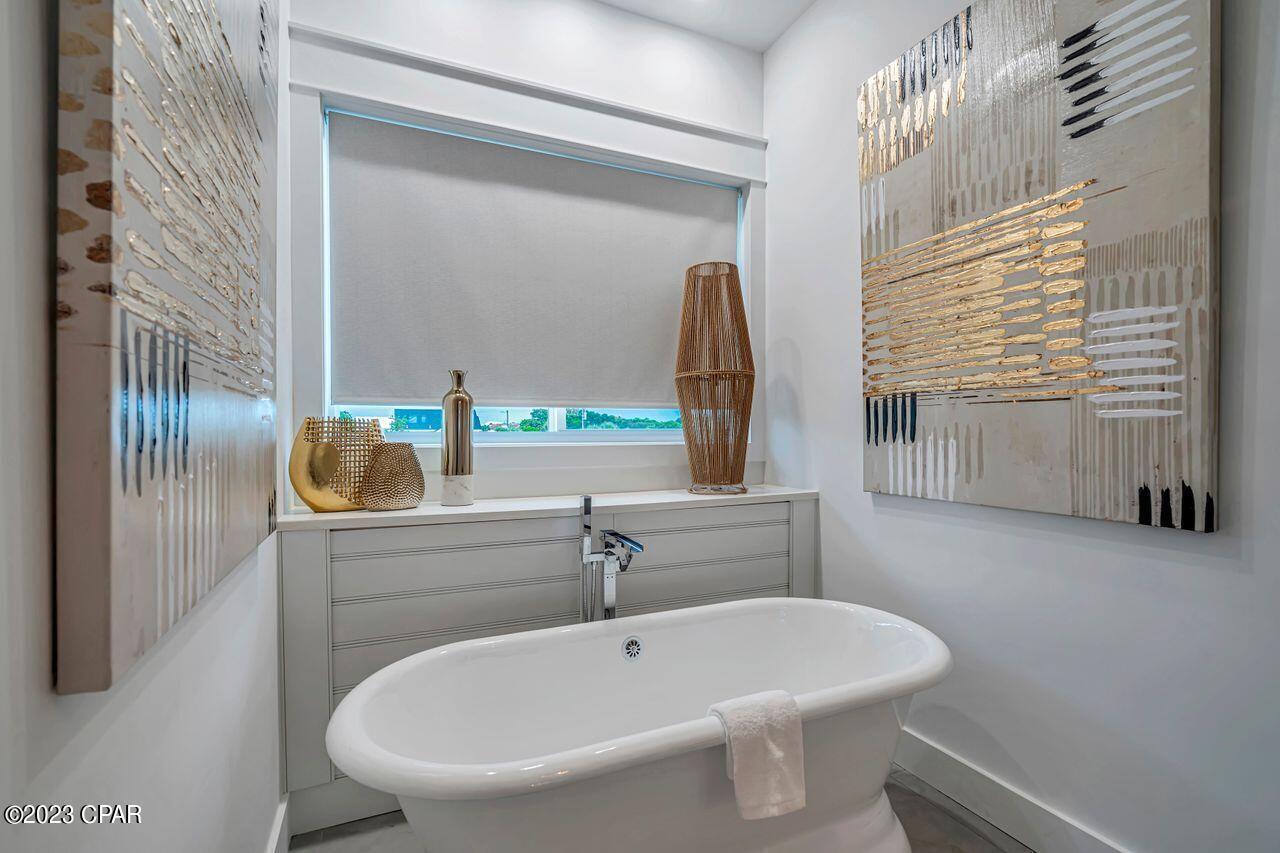 LAGUNA BEACH - Residential