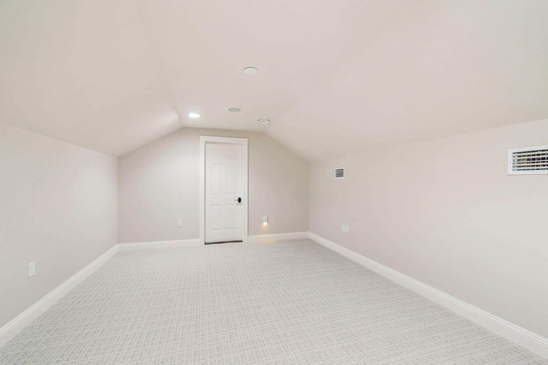 BURNT PINE - Residential