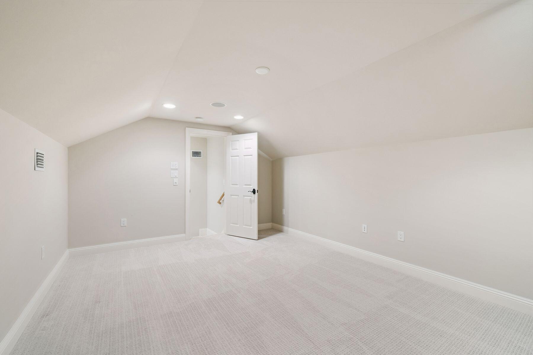 BURNT PINE - Residential