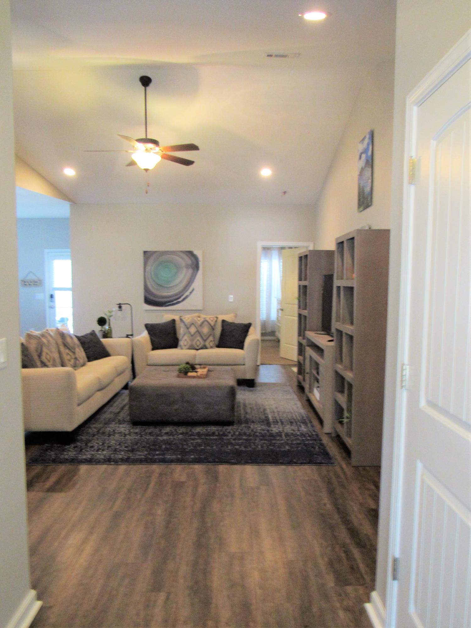 VALPARAISO PINECREST 6 - Residential