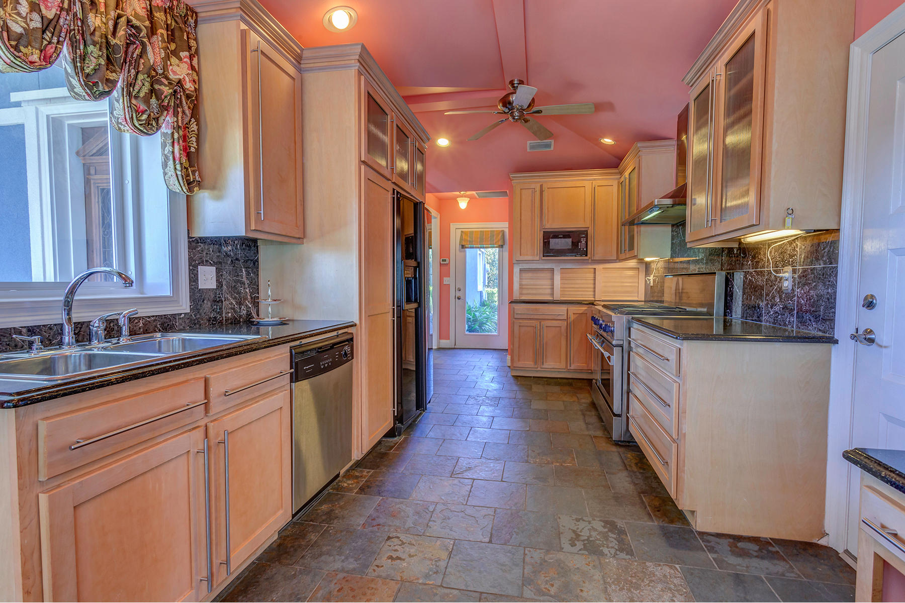 SANTA MONICA BEACH - Residential