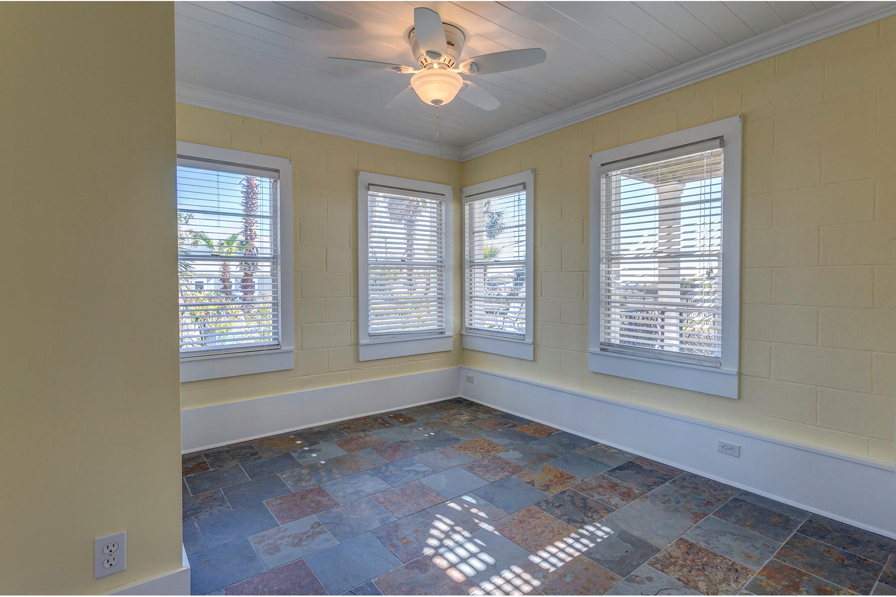 SANTA MONICA BEACH - Residential