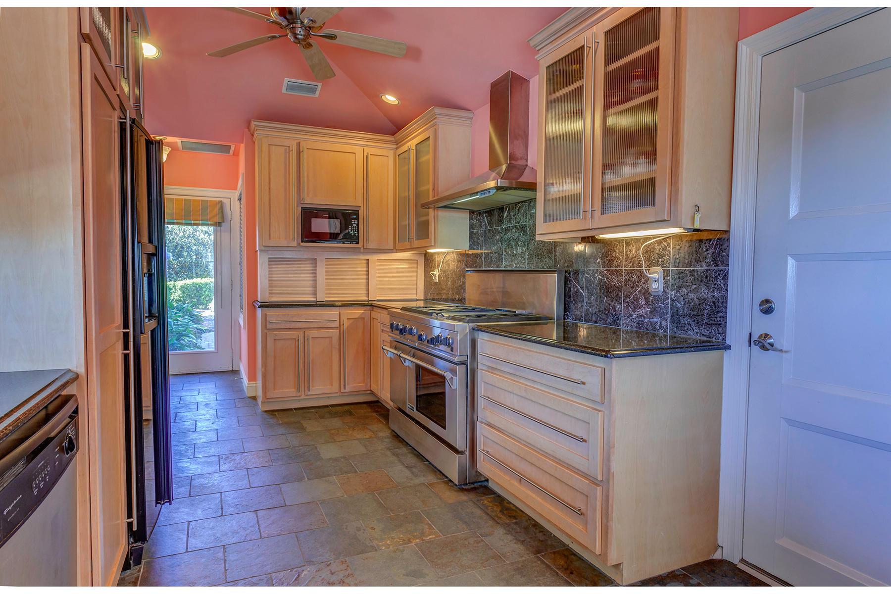 SANTA MONICA BEACH - Residential