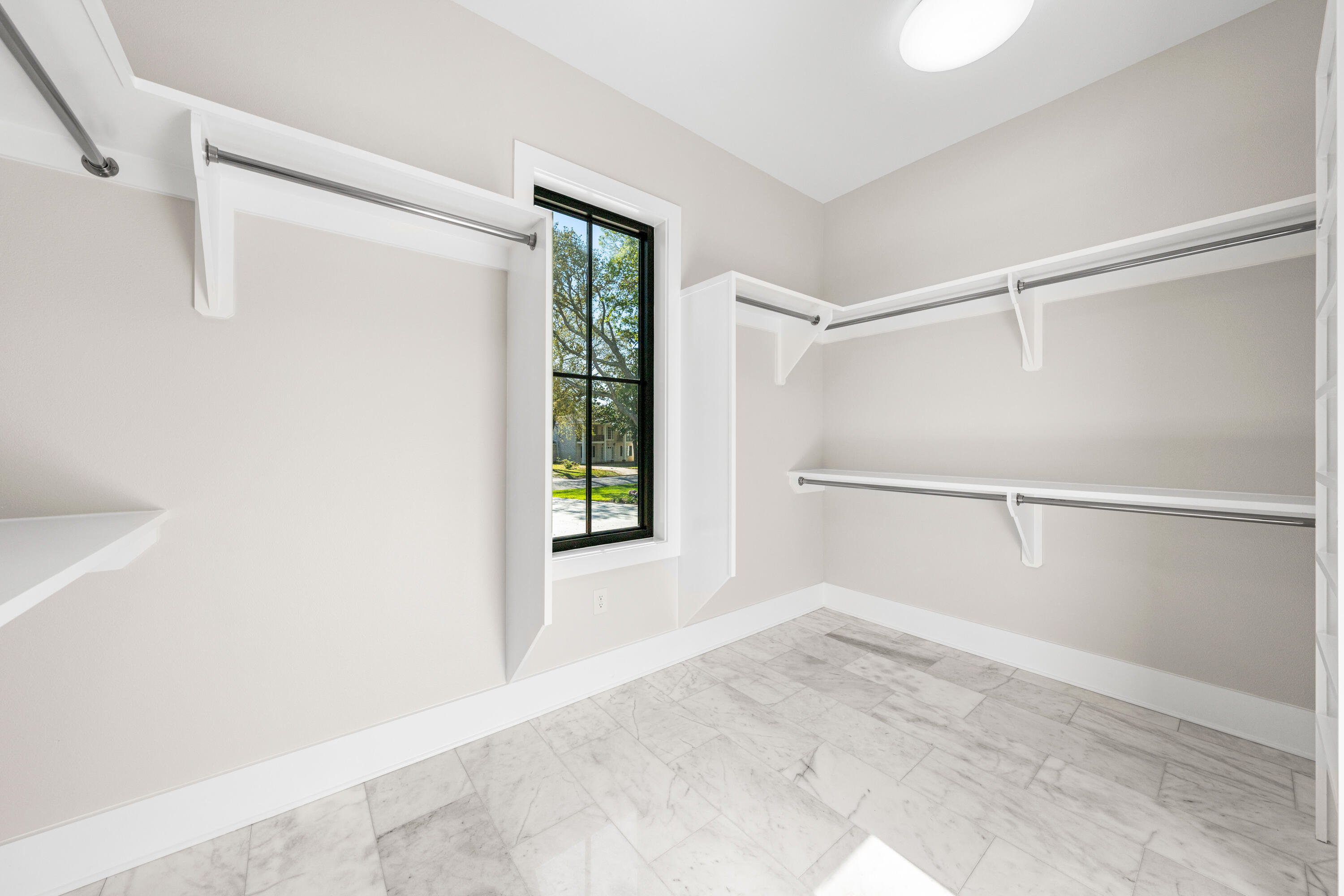 ELLIOTTS POINT - Residential