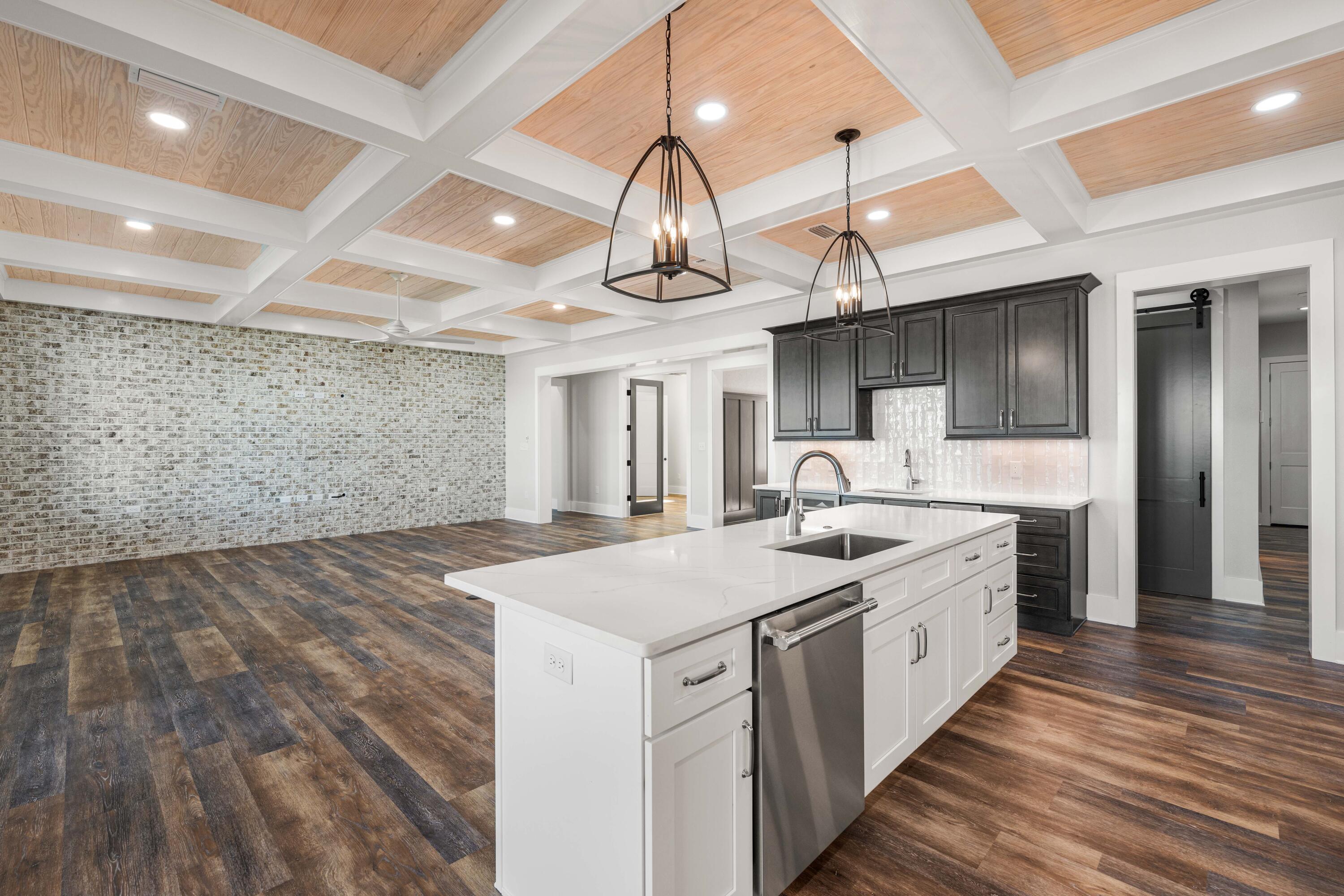 ELLIOTTS POINT - Residential