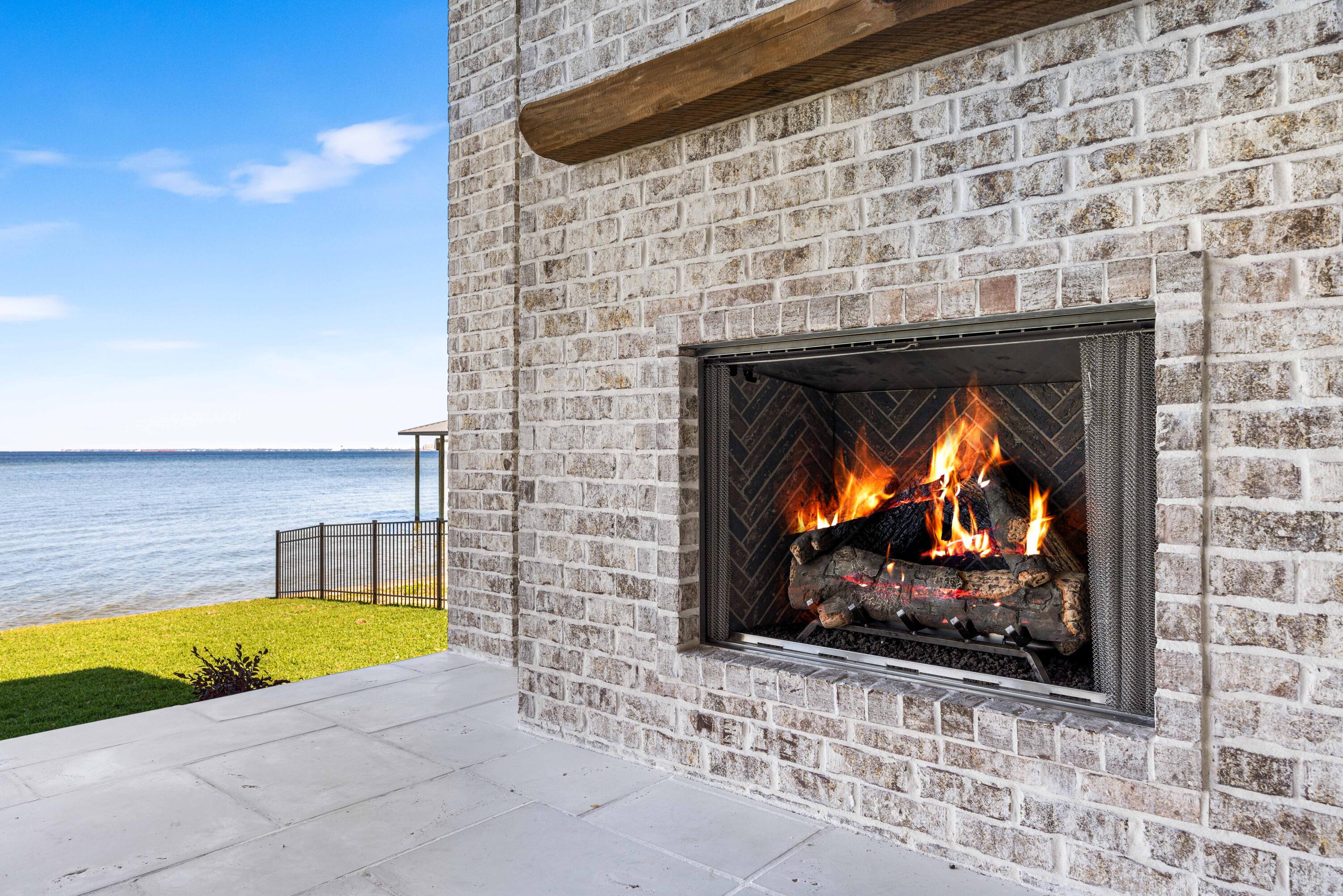 ELLIOTTS POINT - Residential