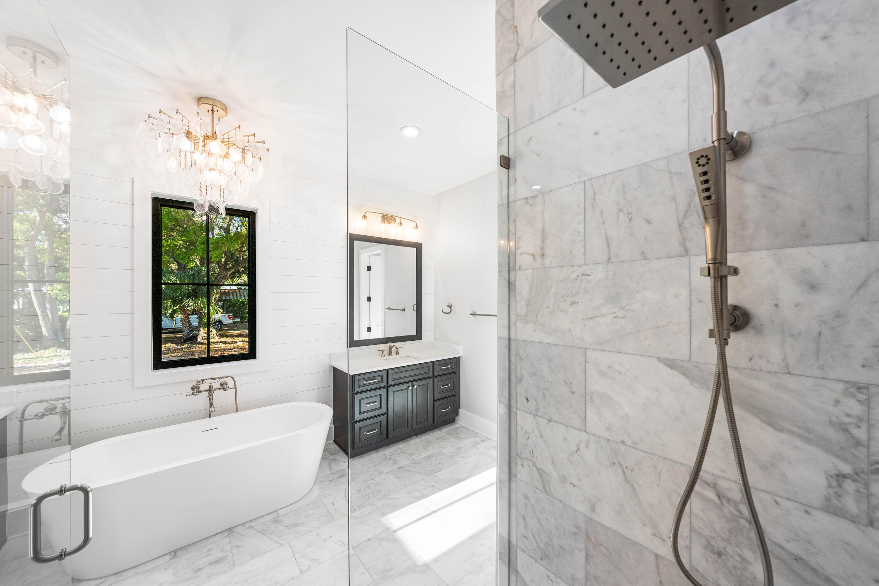 ELLIOTTS POINT - Residential