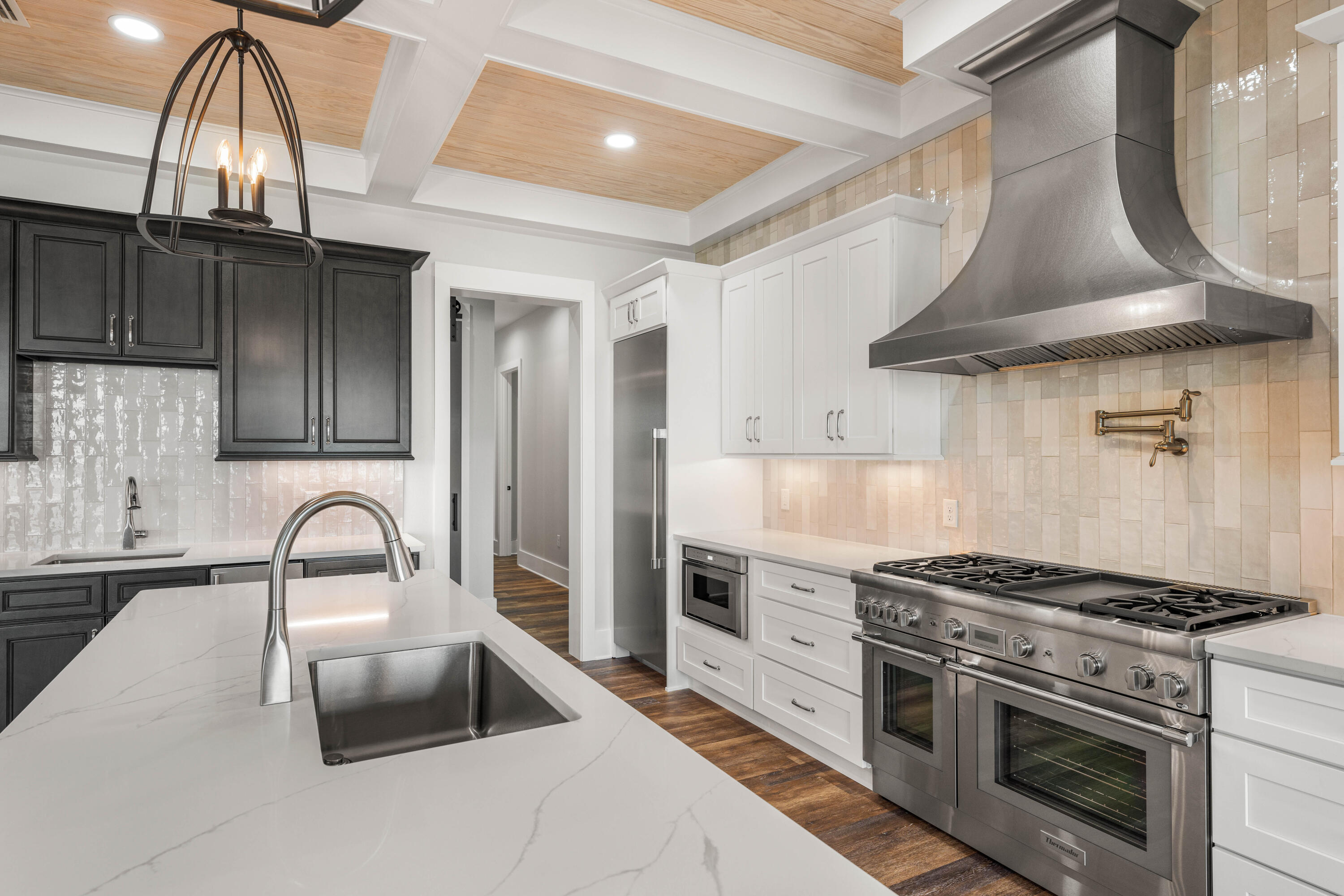 ELLIOTTS POINT - Residential