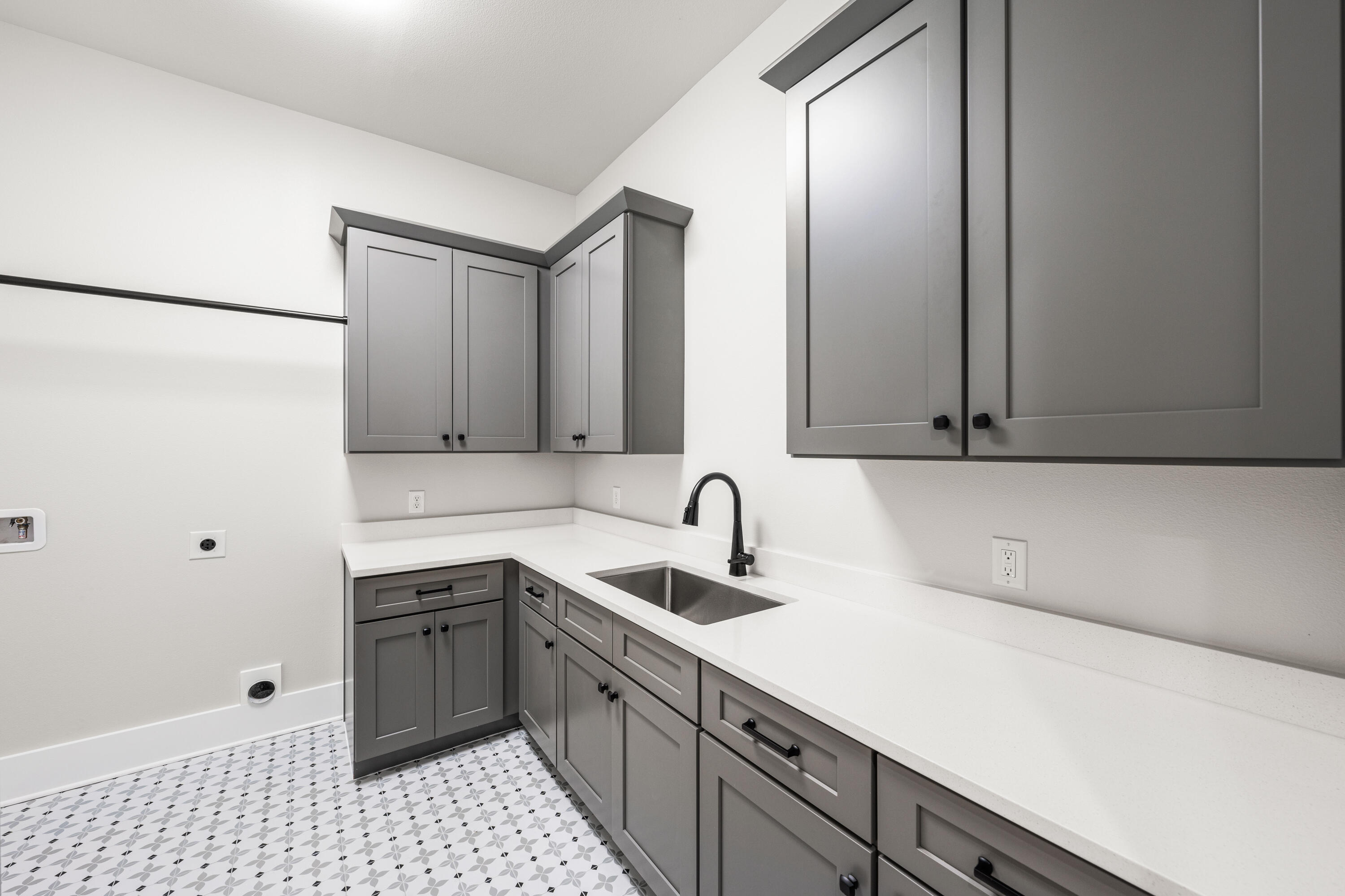 ELLIOTTS POINT - Residential
