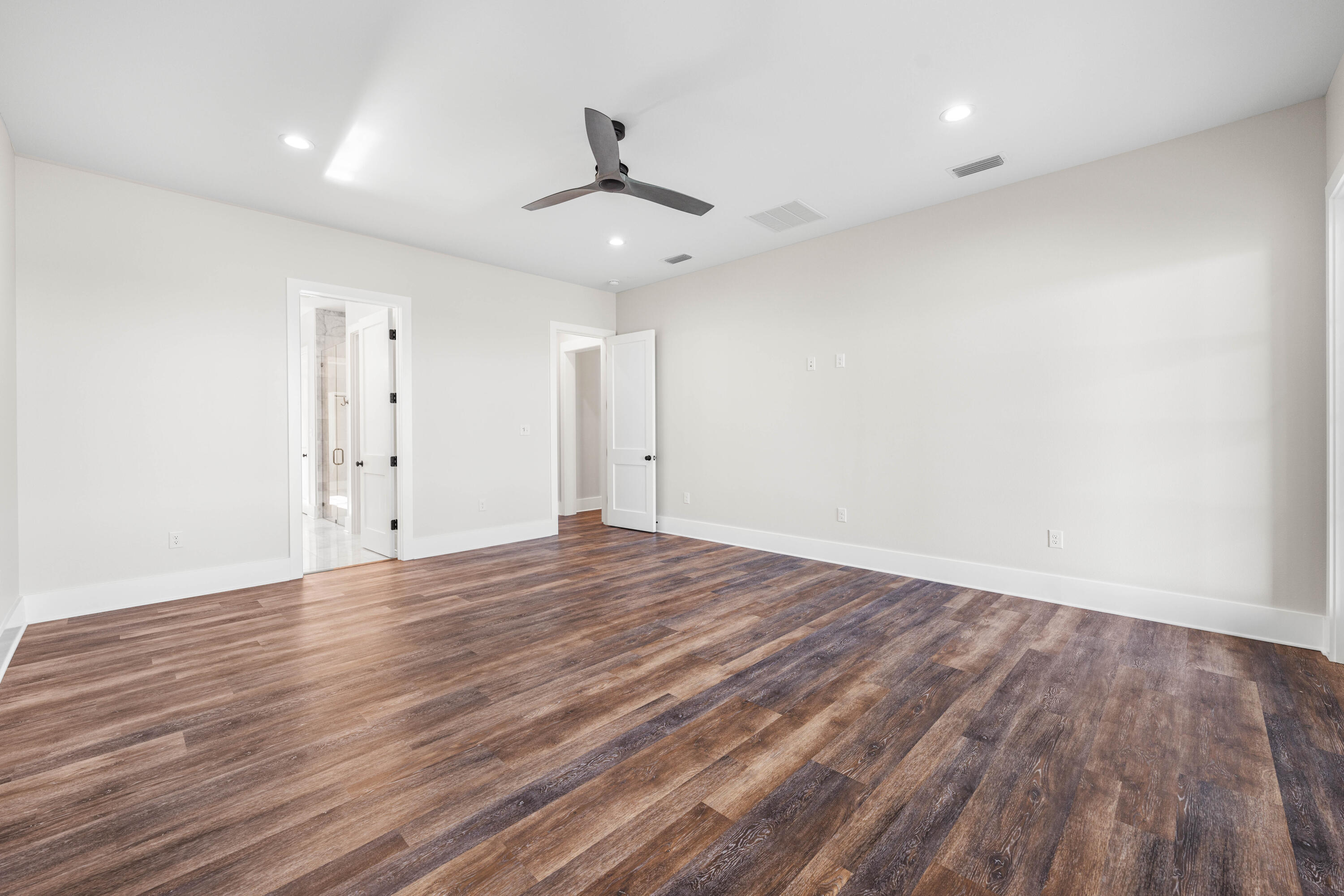 ELLIOTTS POINT - Residential