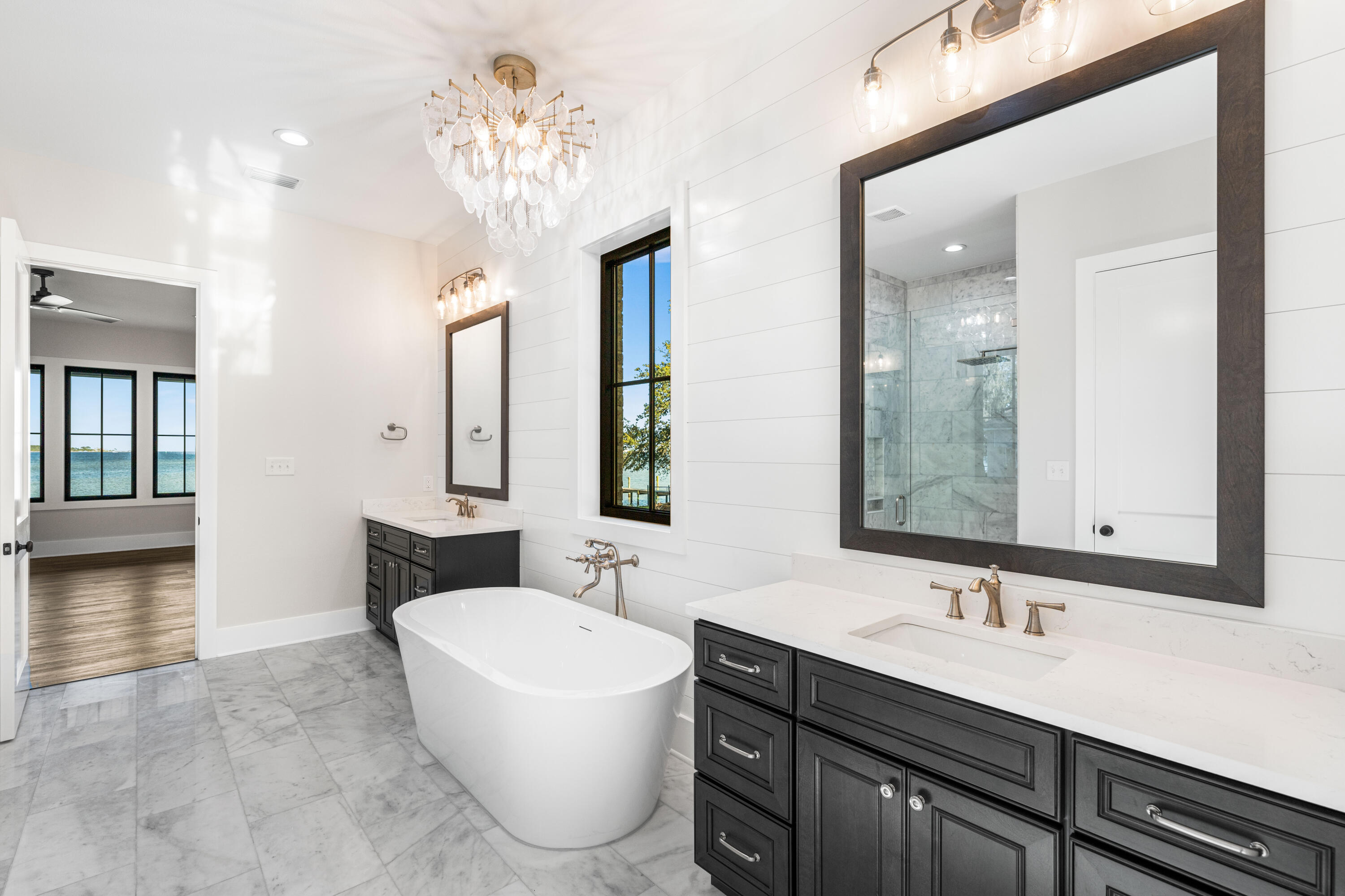 ELLIOTTS POINT - Residential