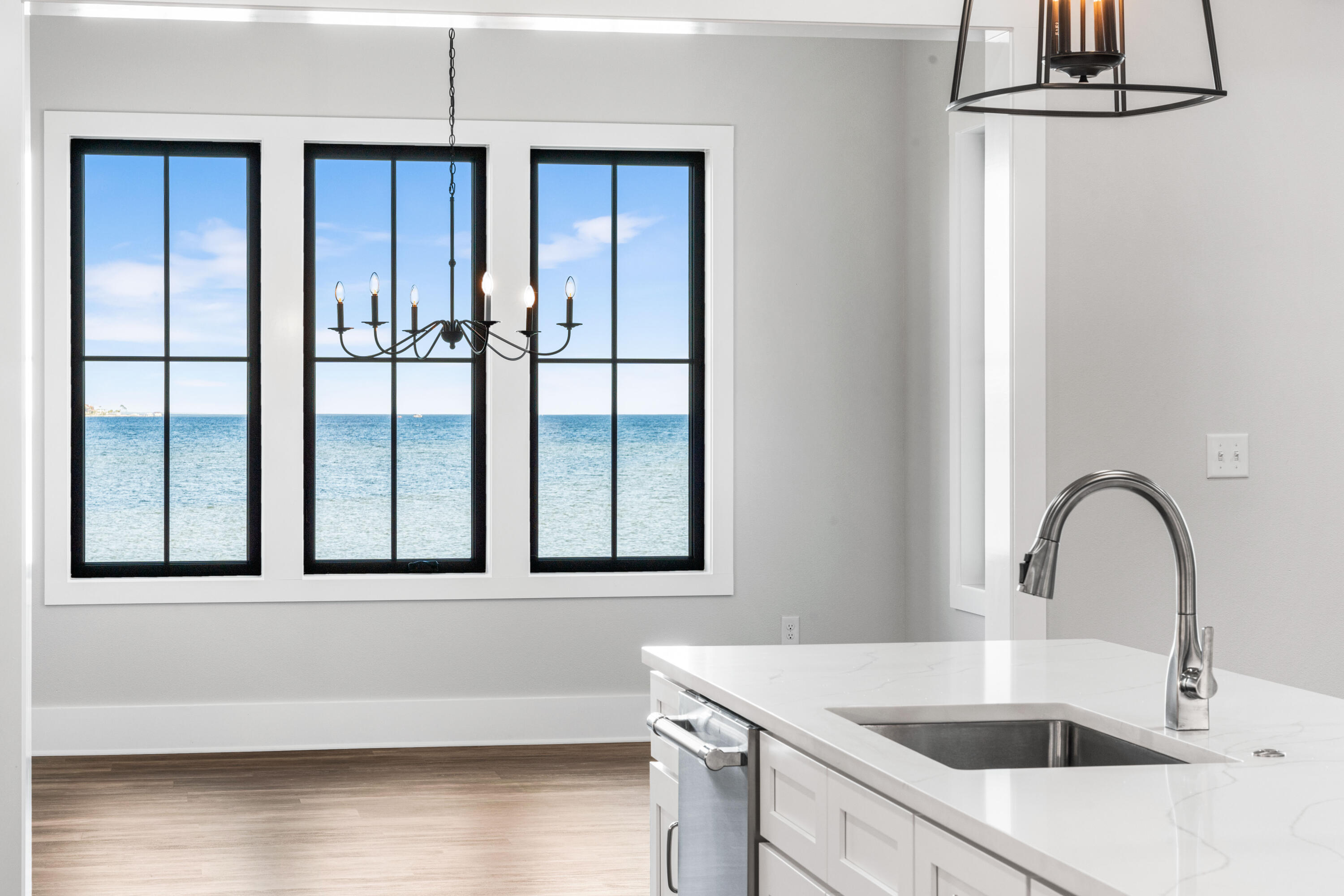 ELLIOTTS POINT - Residential