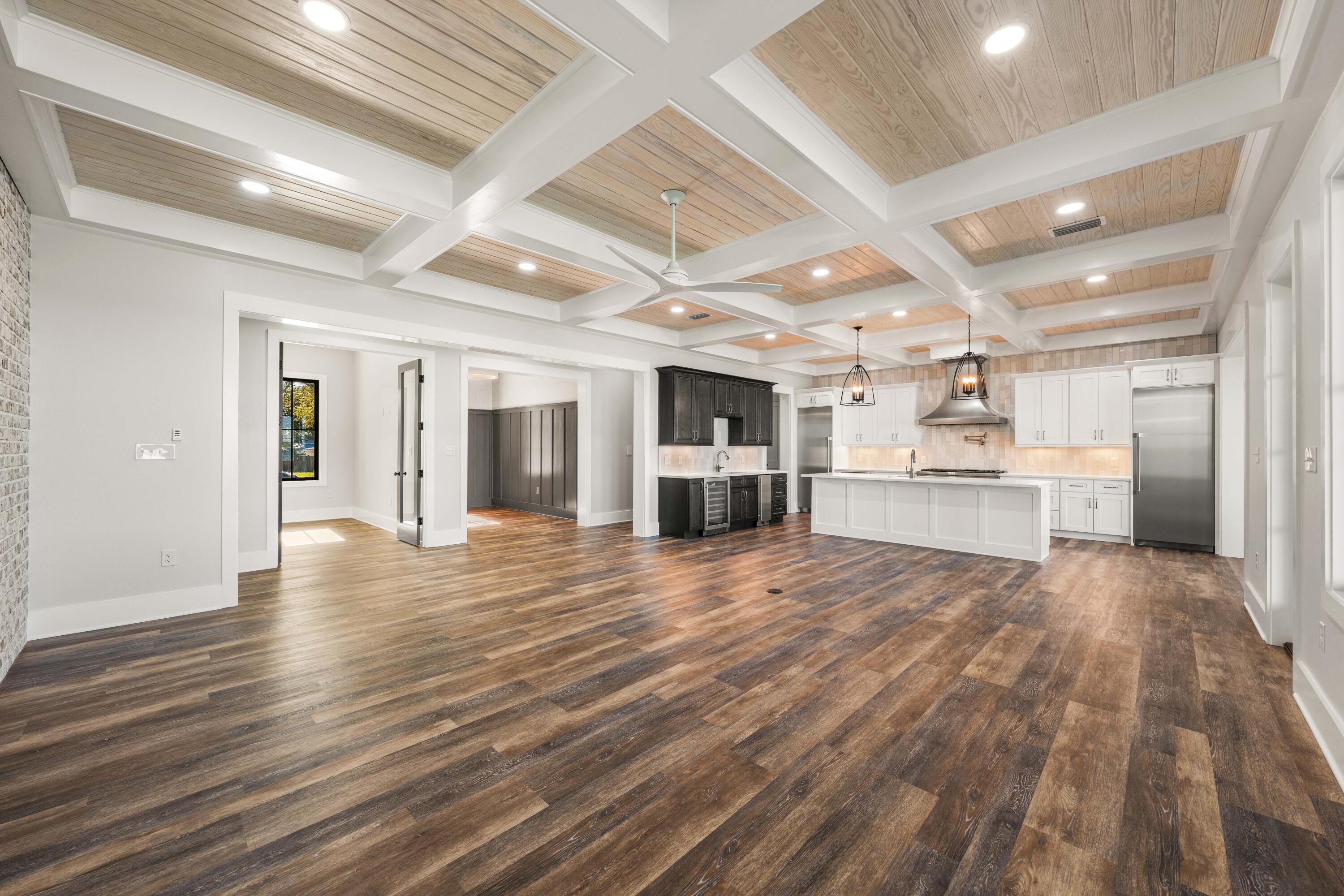 ELLIOTTS POINT - Residential
