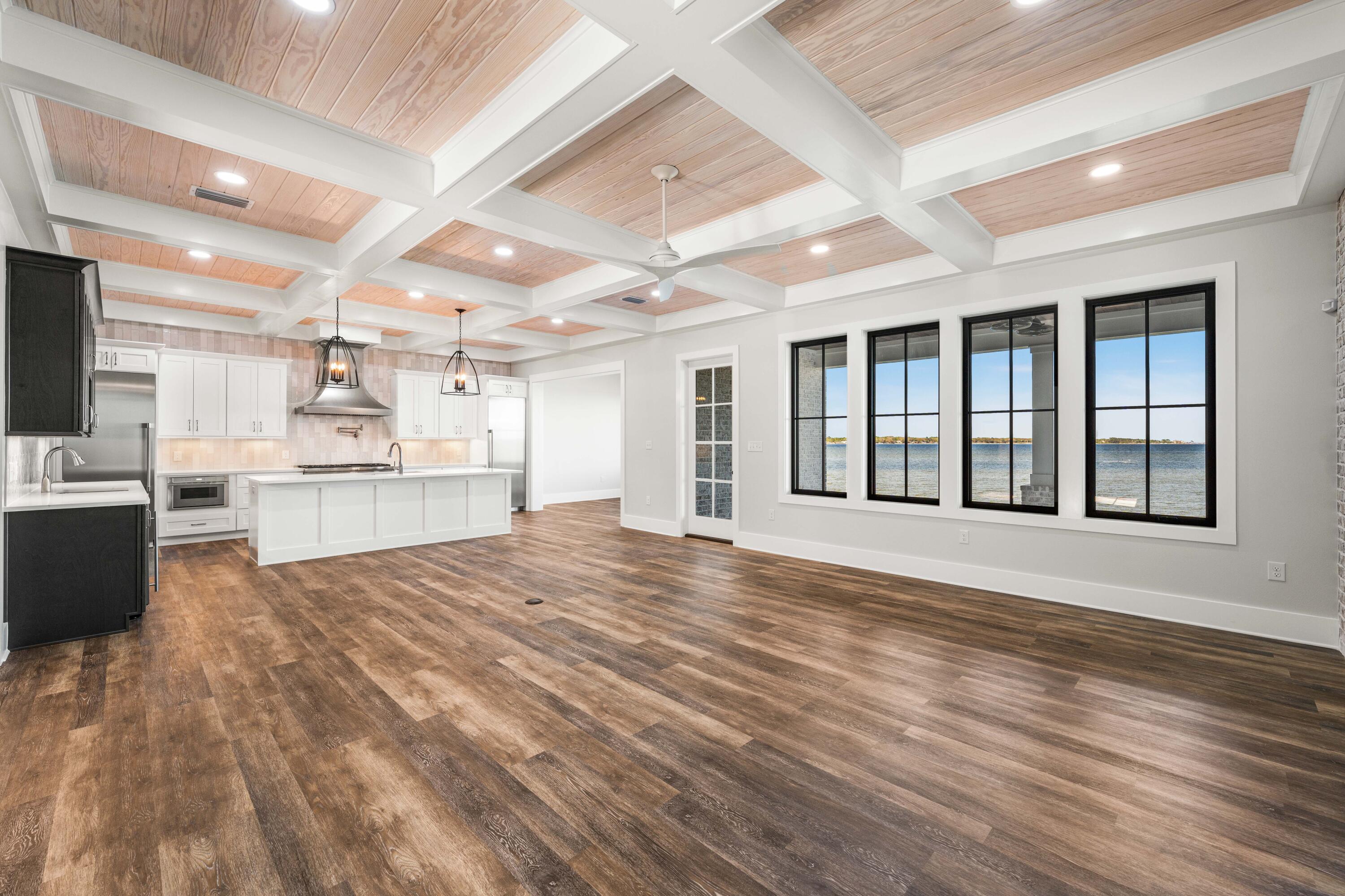 ELLIOTTS POINT - Residential