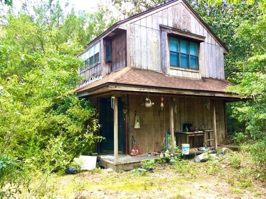 This sale is for two parcels (10-3N-19-19720-00B-0130 and 10-3N-19-19720-00B-0150) consisting of a house and three adjoining lots for a total of 1.4 acres. House is in poor condition. Sale is a cash deal to an adjoining property owner.