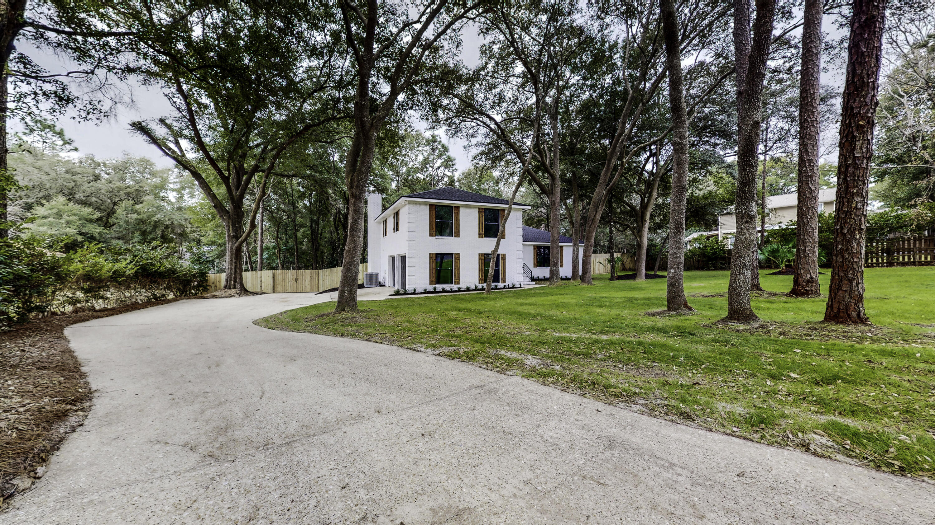 Le Chateau - Residential