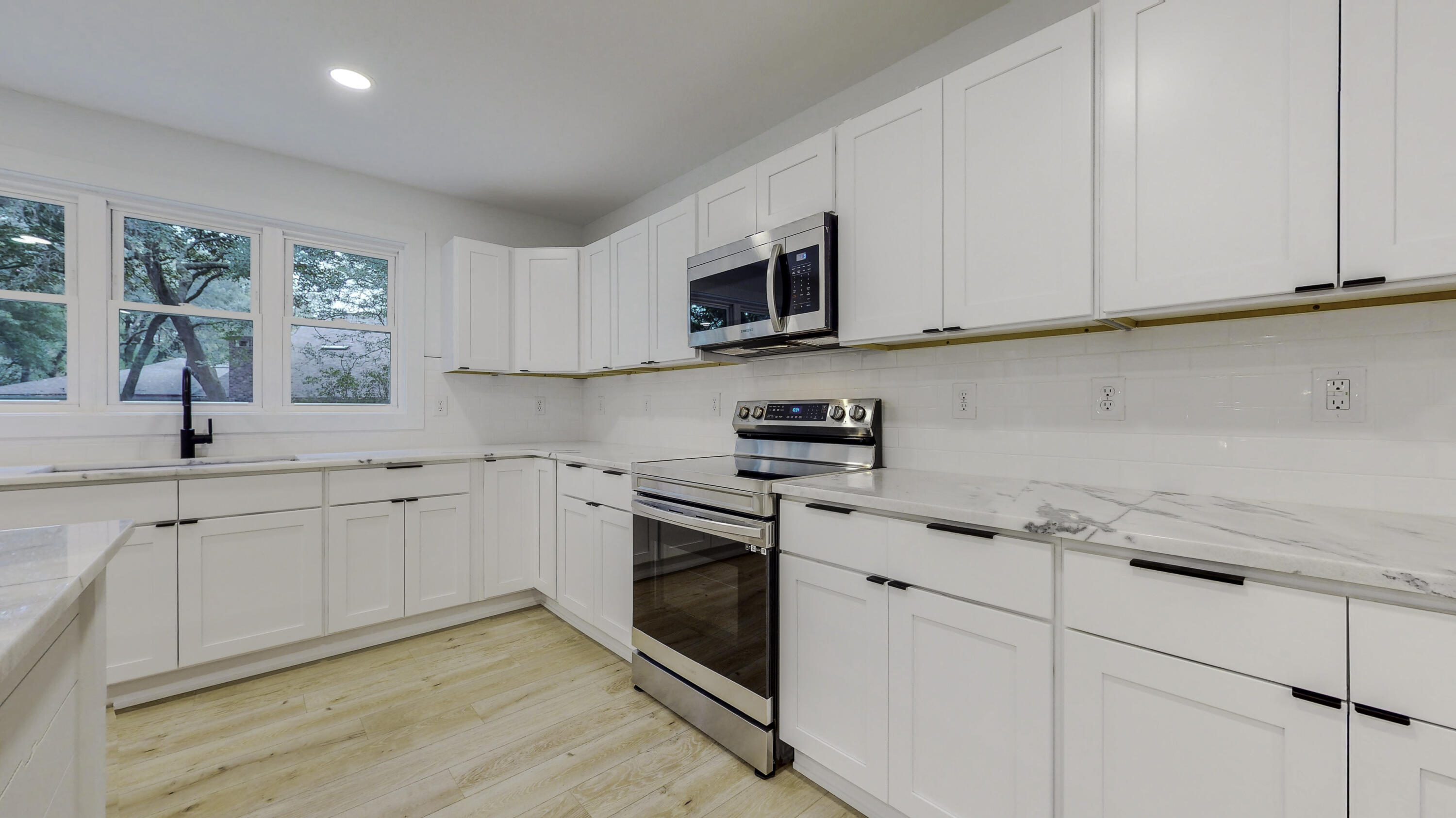 Le Chateau - Residential