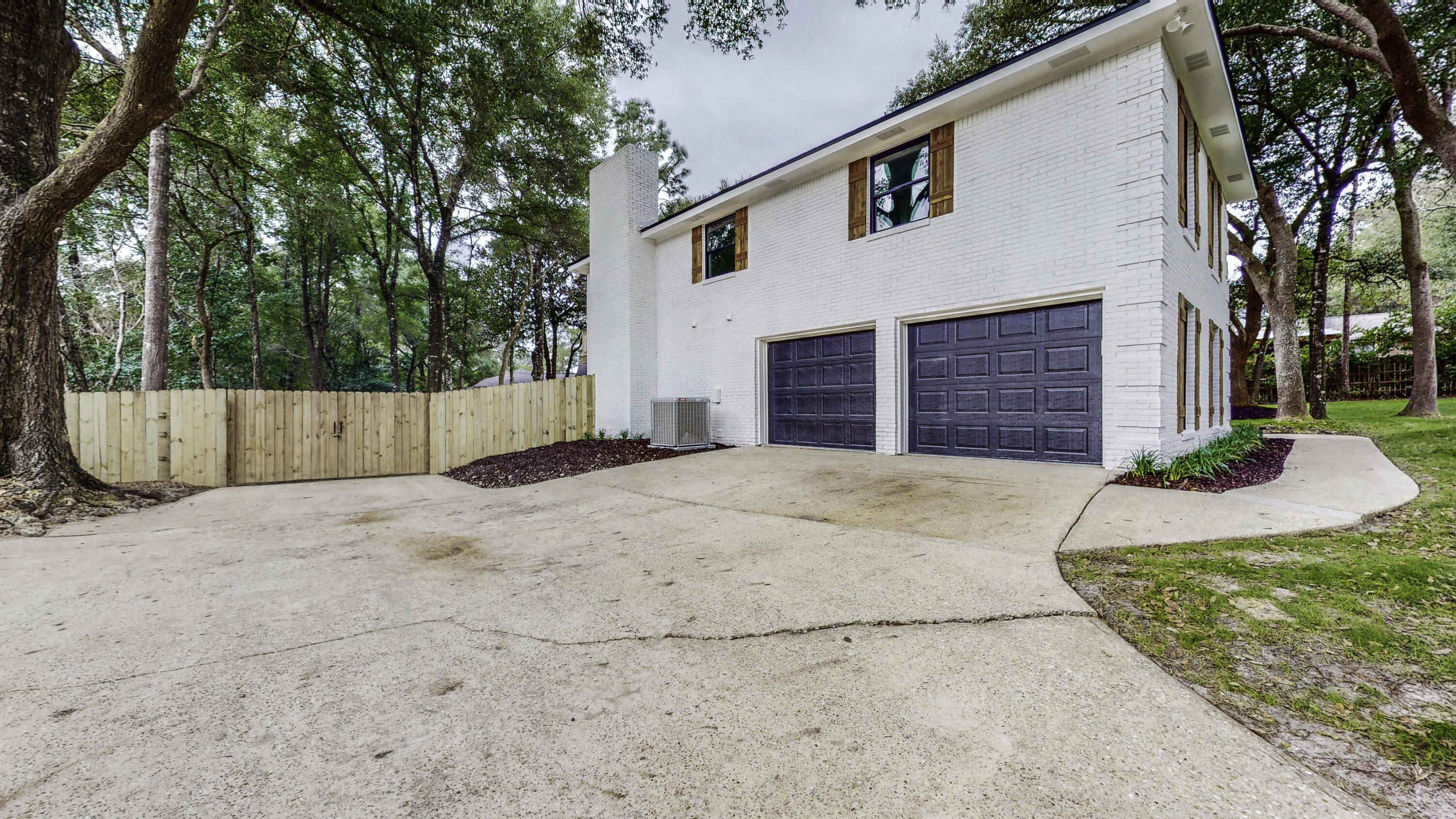 Le Chateau - Residential