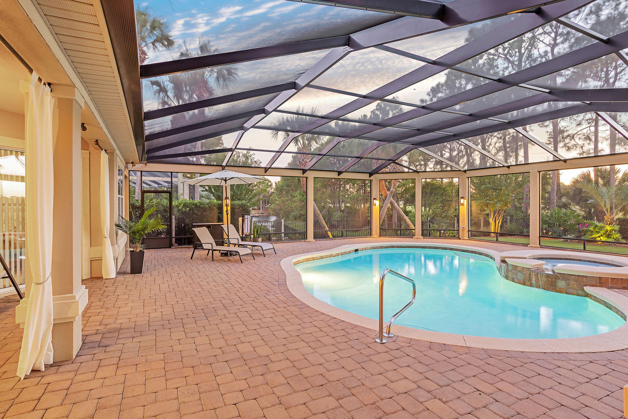 REGATTA BAY - Residential