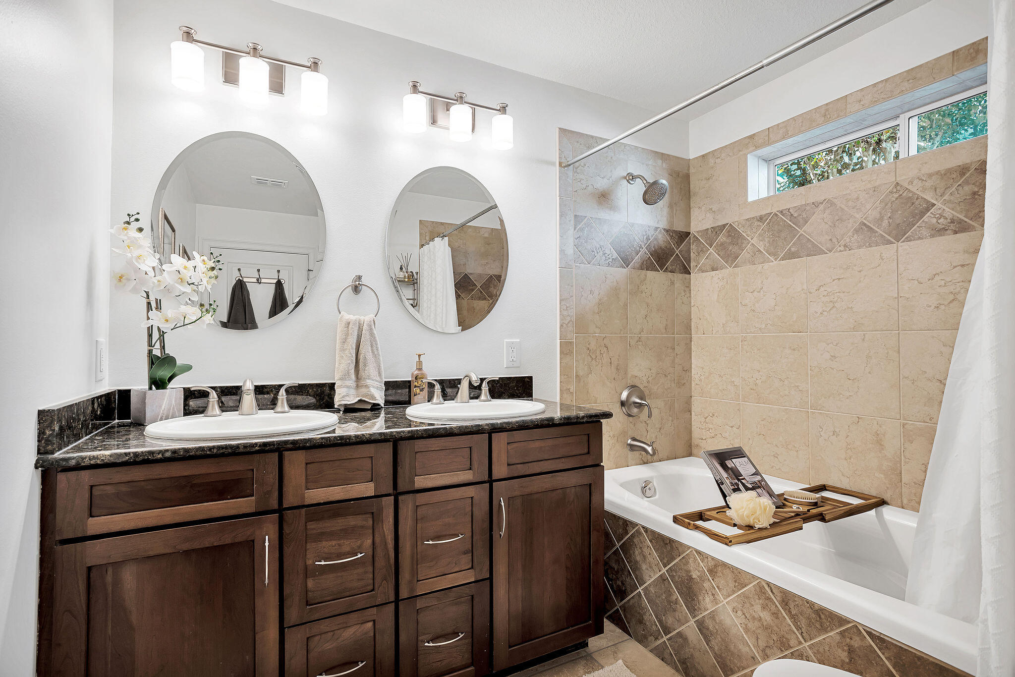 REGATTA BAY - Residential