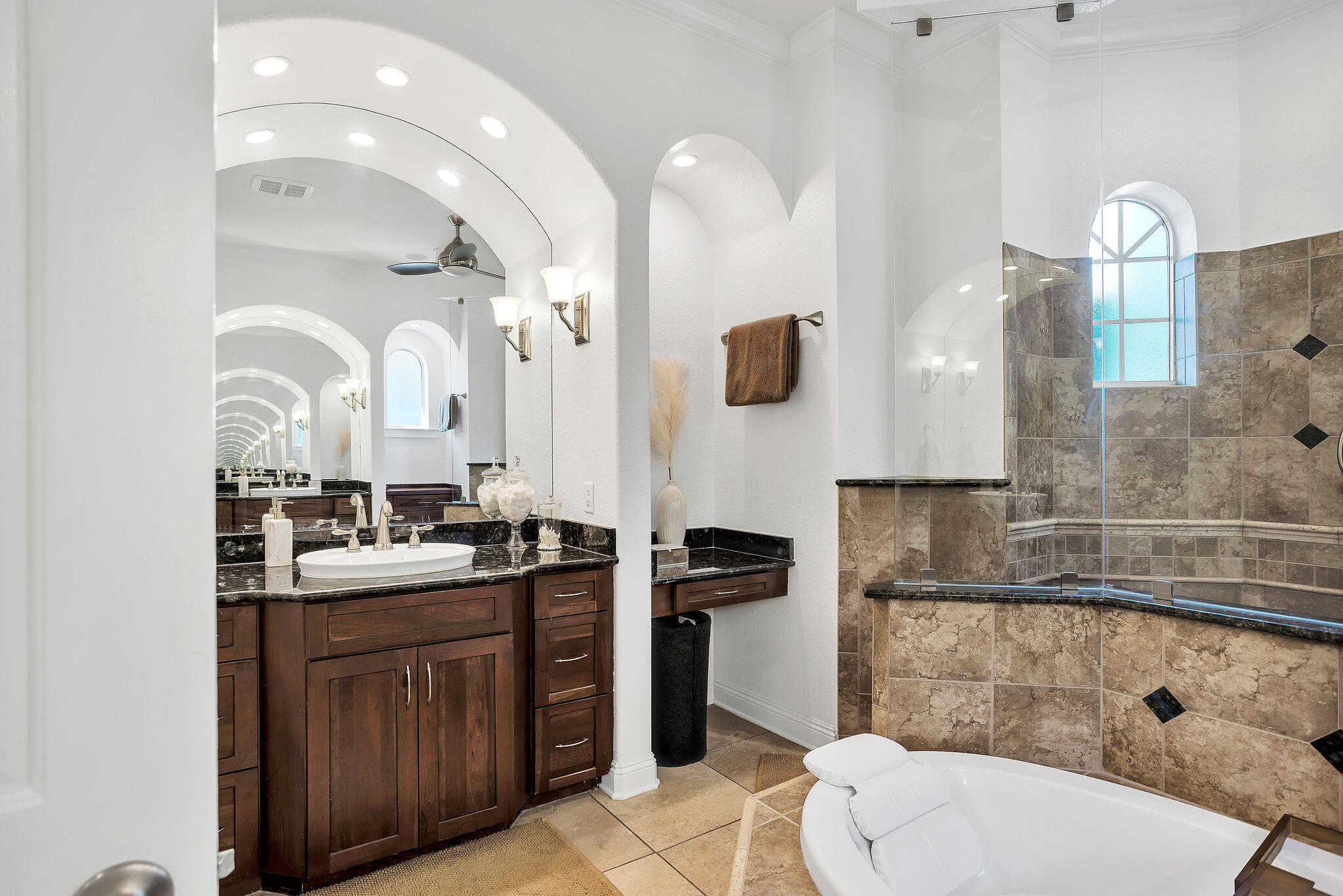 REGATTA BAY - Residential