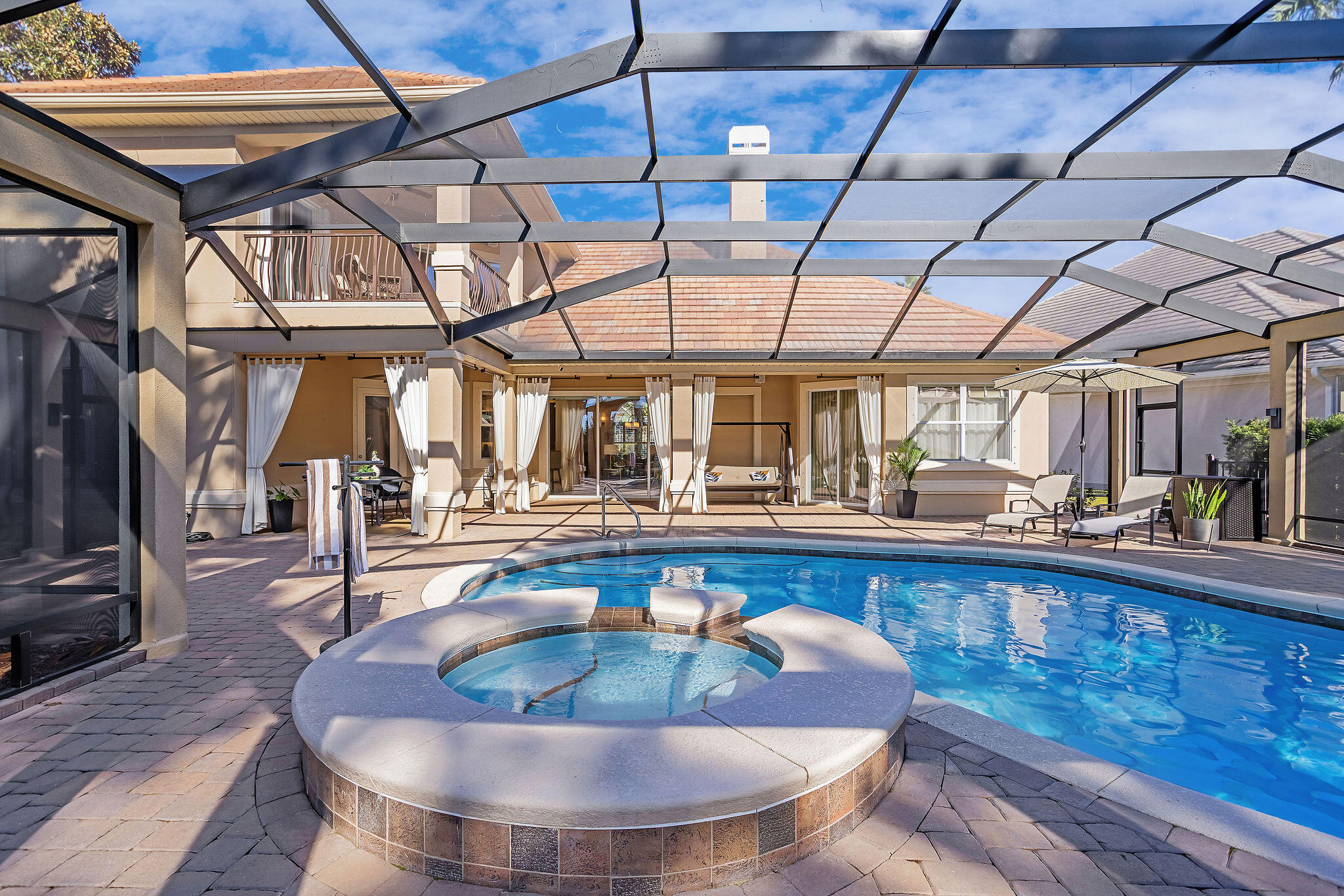 REGATTA BAY - Residential