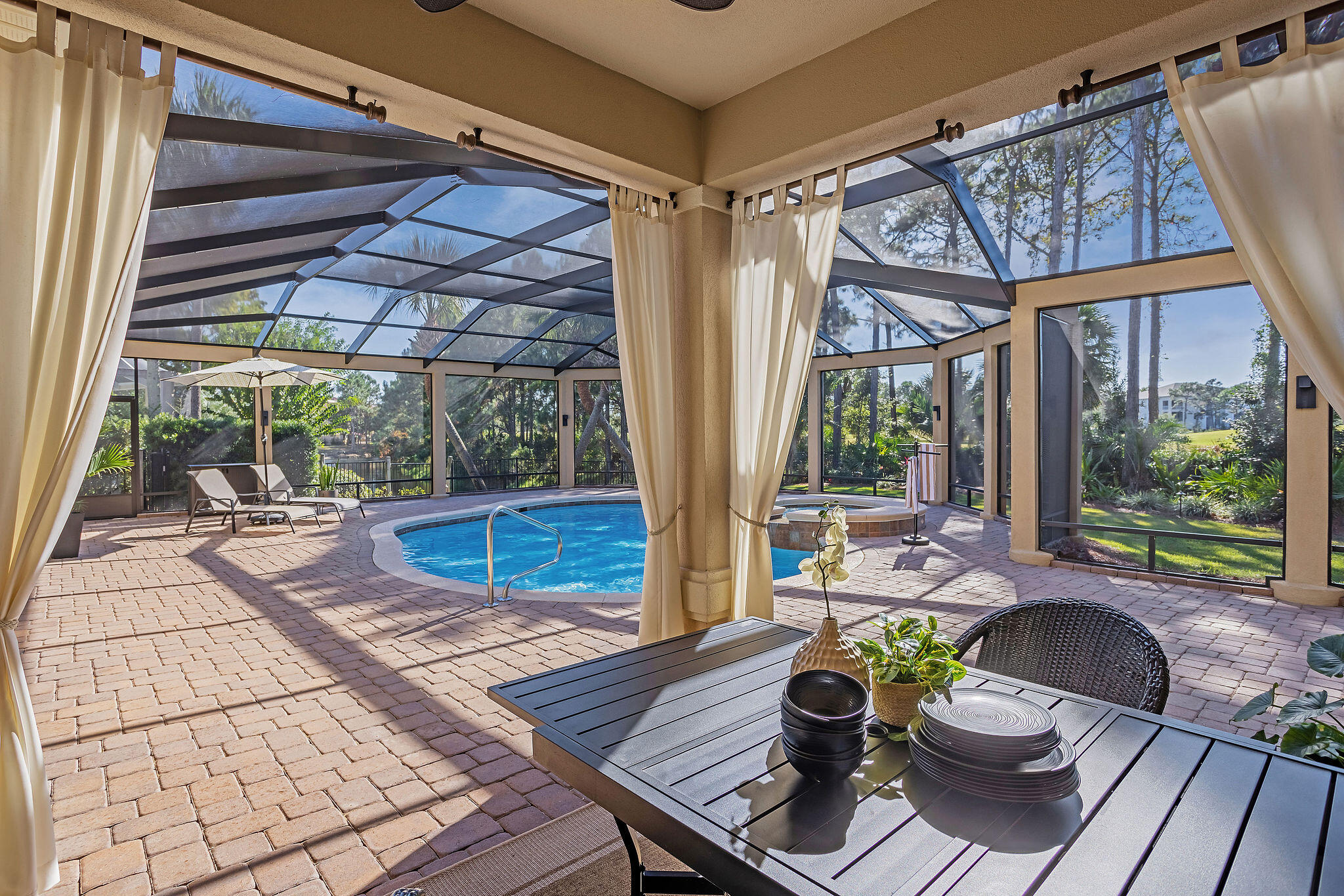 REGATTA BAY - Residential