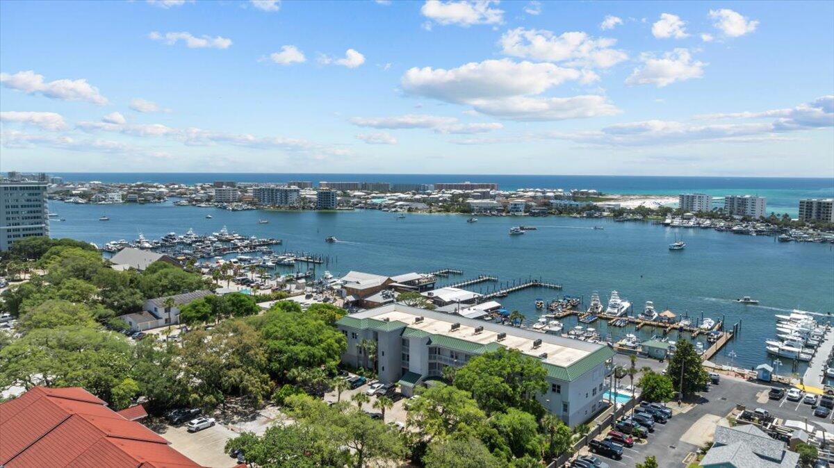 Barataria Condo - Residential