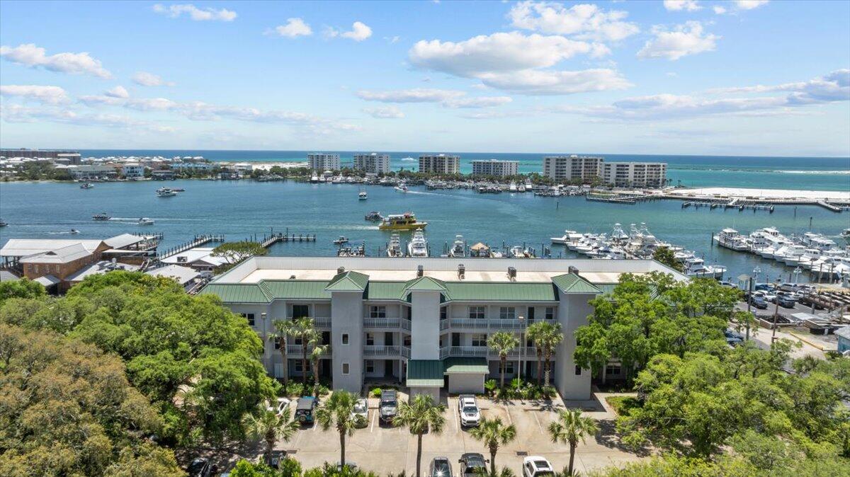 Barataria Condo - Residential