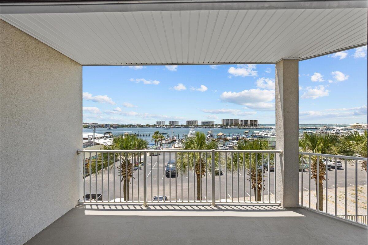 Barataria Condo - Residential