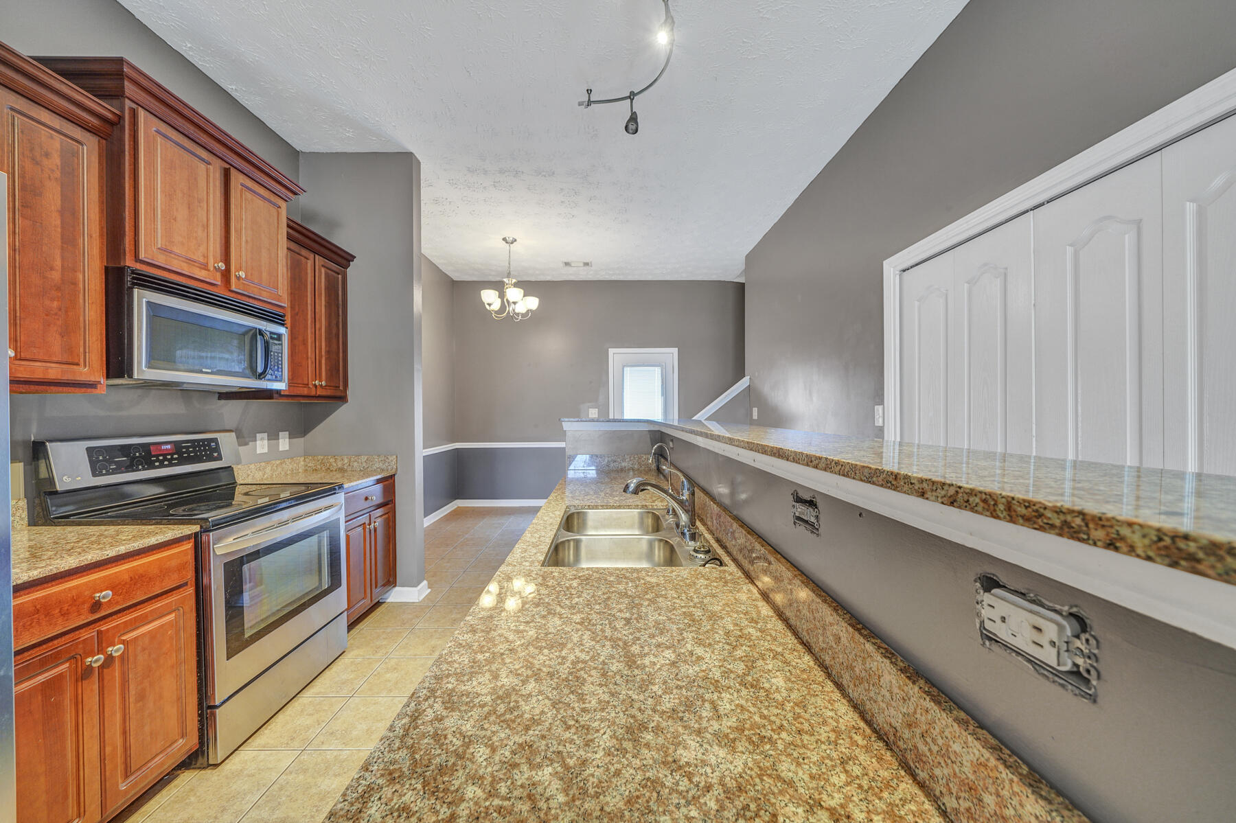 BRANDON OAKS - Residential