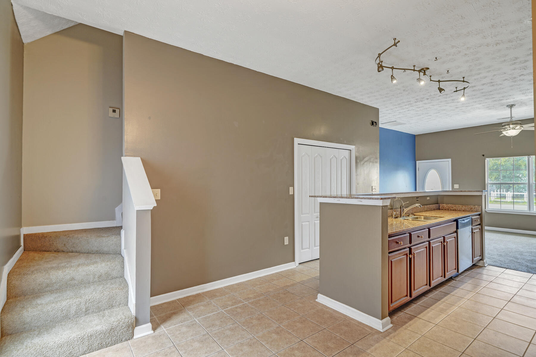 BRANDON OAKS - Residential