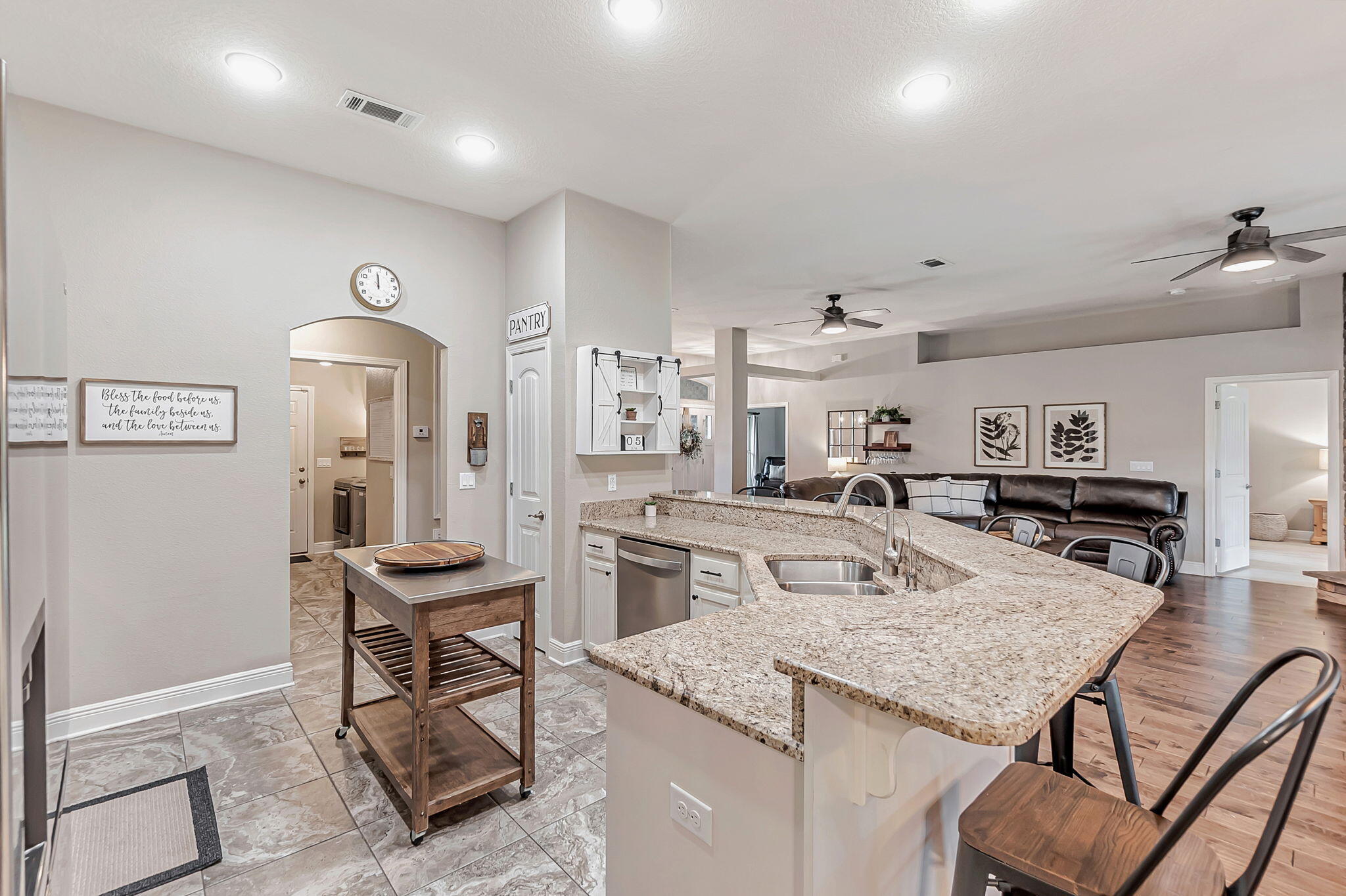 HOLLEY BY THE SEA - Residential