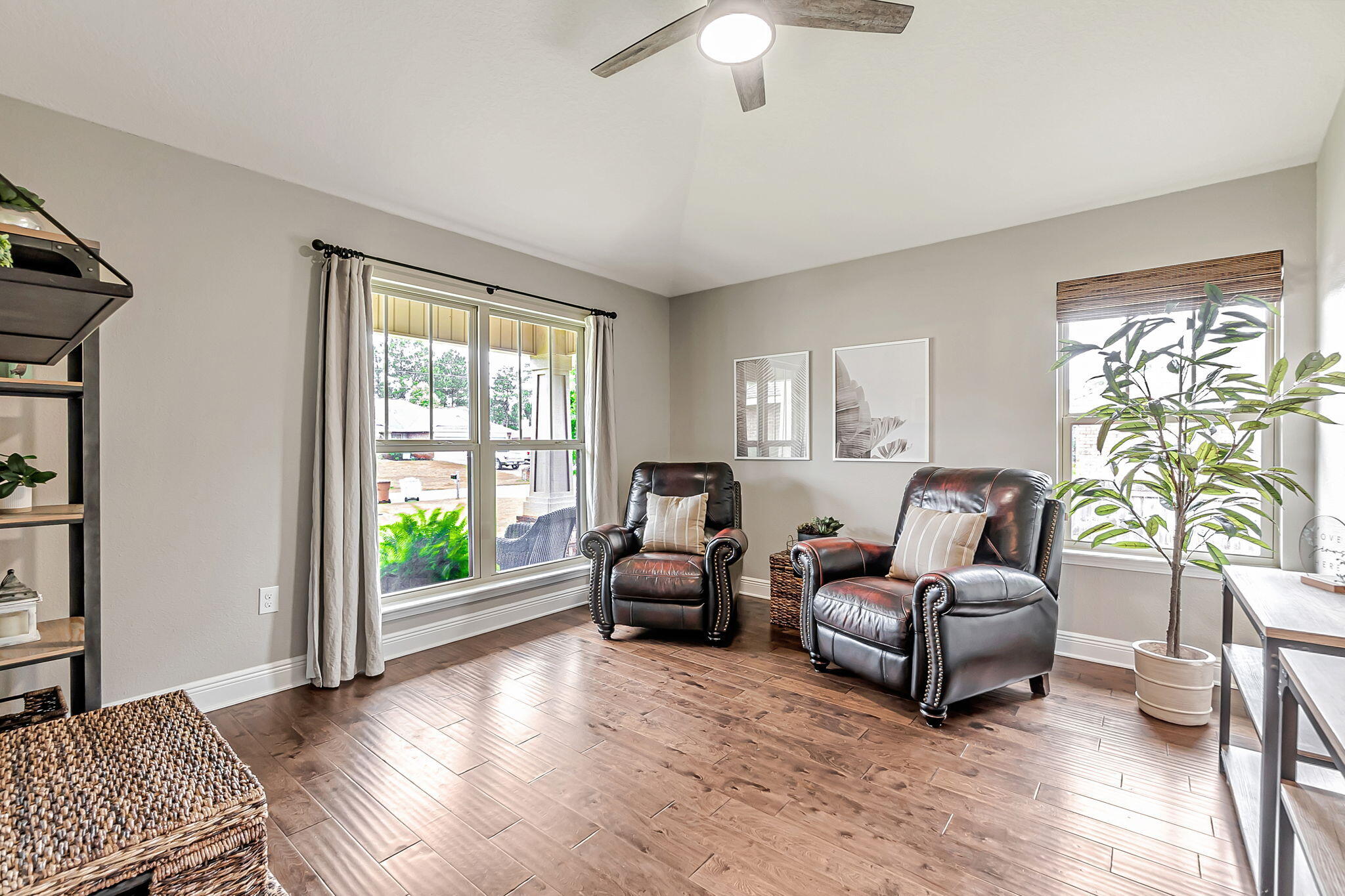 HOLLEY BY THE SEA - Residential