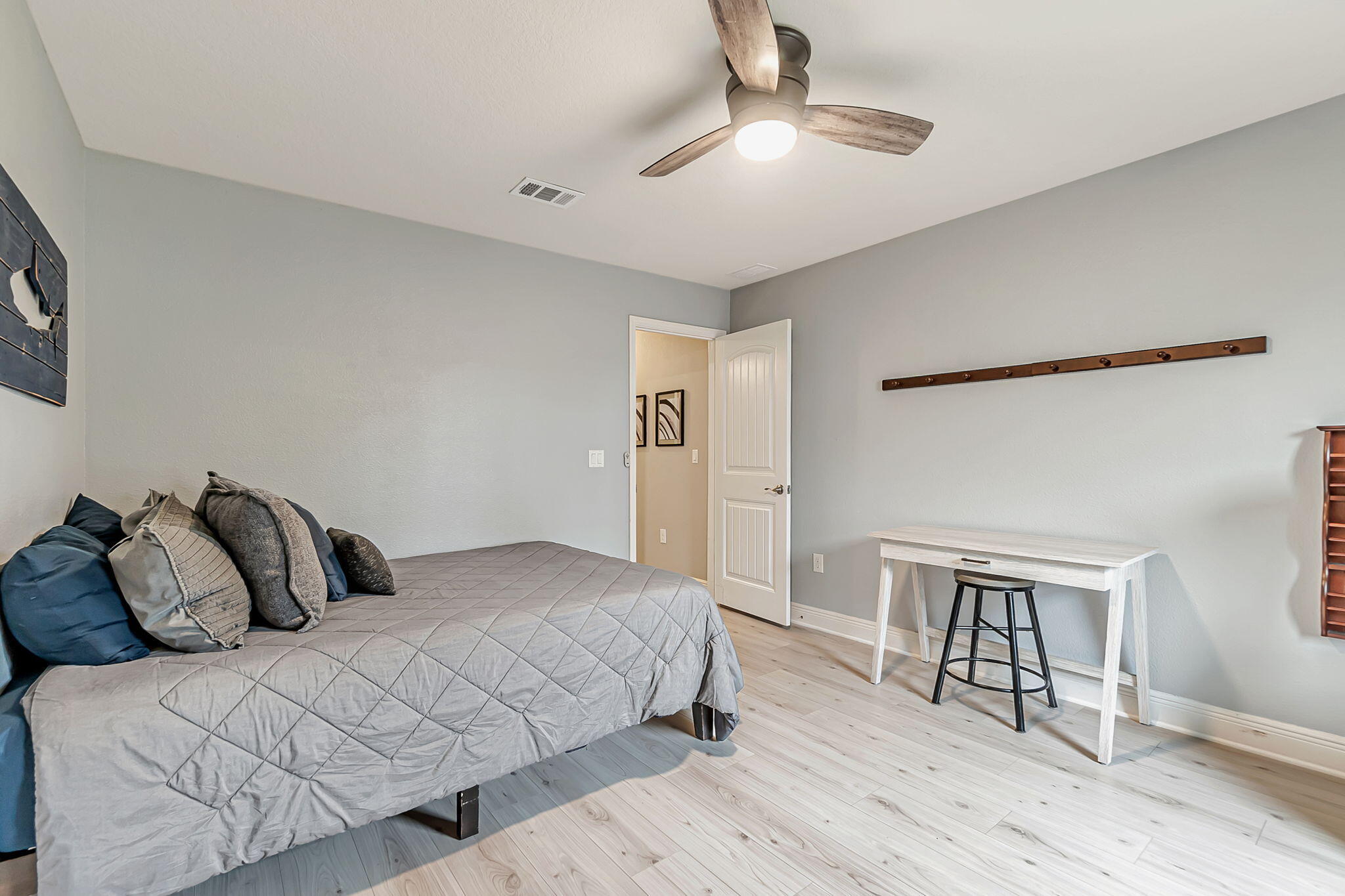 HOLLEY BY THE SEA - Residential