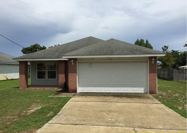 REO ~ Awesome Starter Home Opportunity! This 3 Bd / 2 Ba ranch style home offers tile floor throughout the foyer, kitchen & baths. The kitchen offers breakfast bar as well as nook. There is a separate dining room perfect for special occasions. The living room offers a tray ceiling. The master suite features double vanities. Enjoy entertaining under the large covered back porch & fenced back yard. This is a Fannie Mae HomePath property.