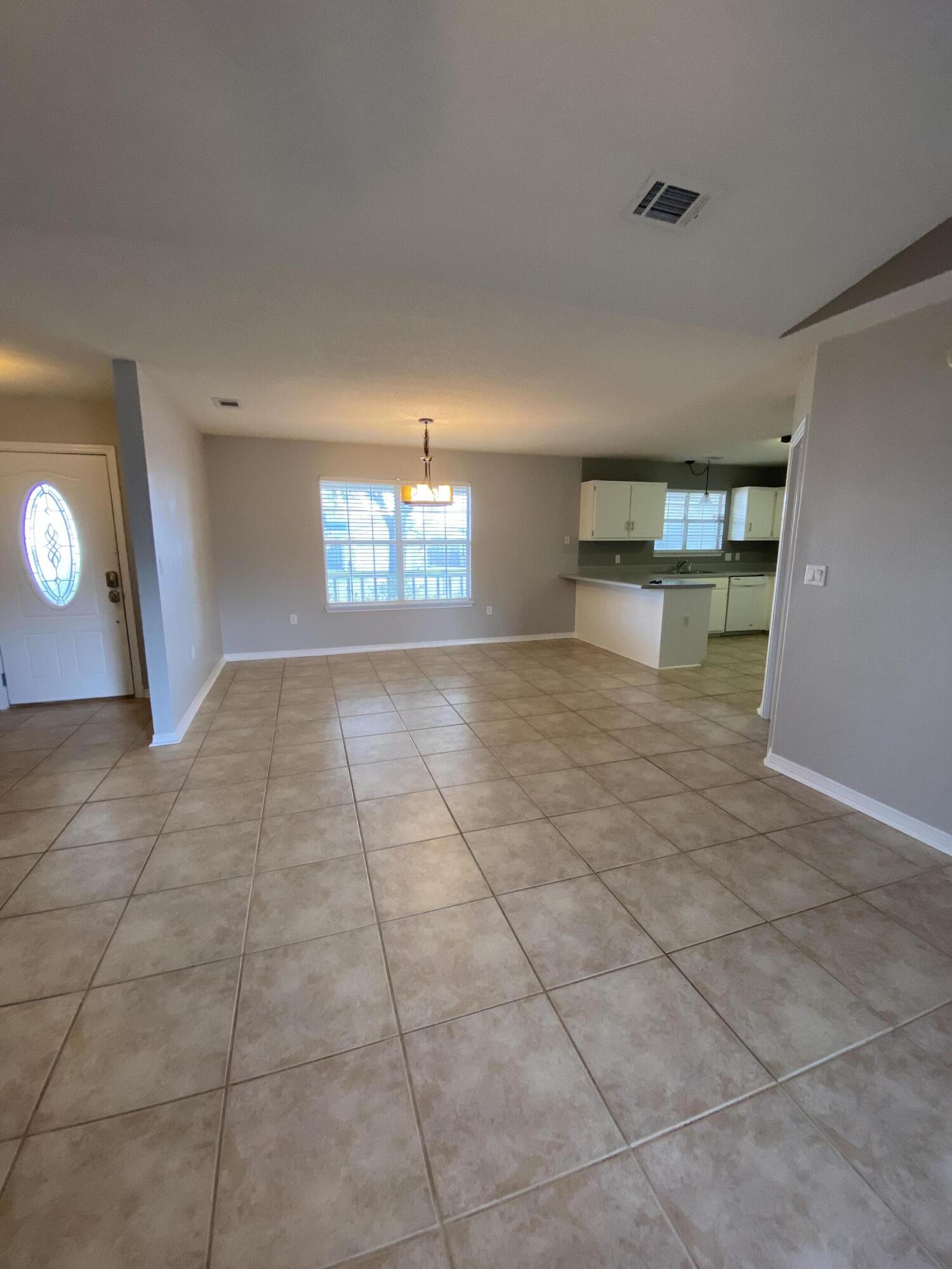 COUNTRYVIEW ESTATES 4TH ADDN - Residential Lease