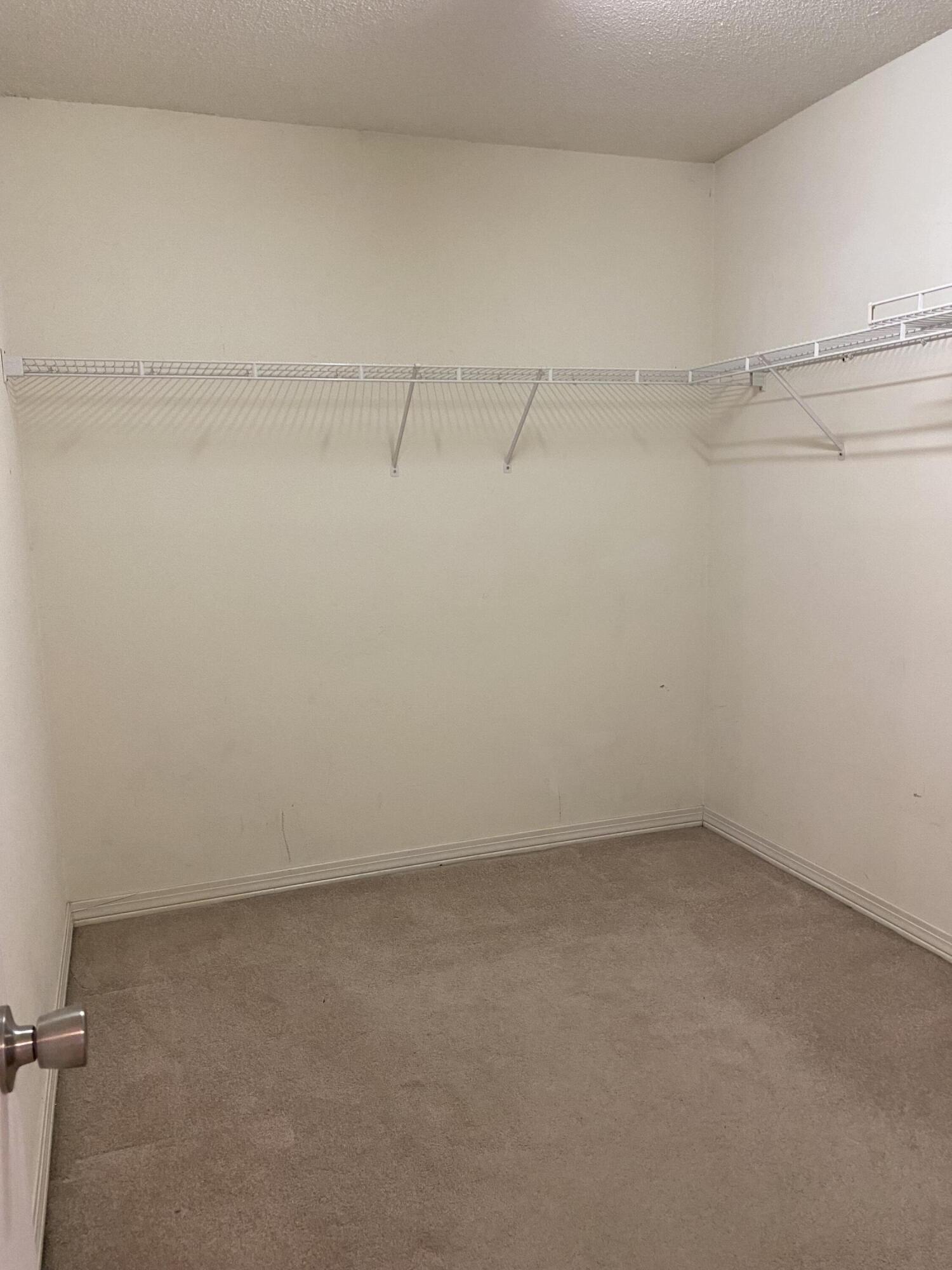 COUNTRYVIEW ESTATES 4TH ADDN - Residential Lease