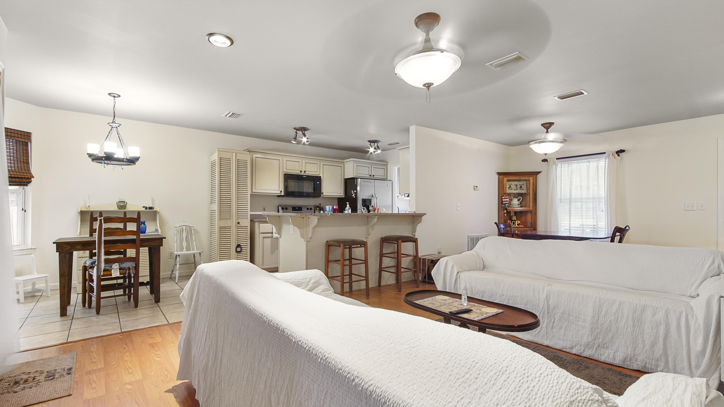MAGNOLIA BAYE - Residential