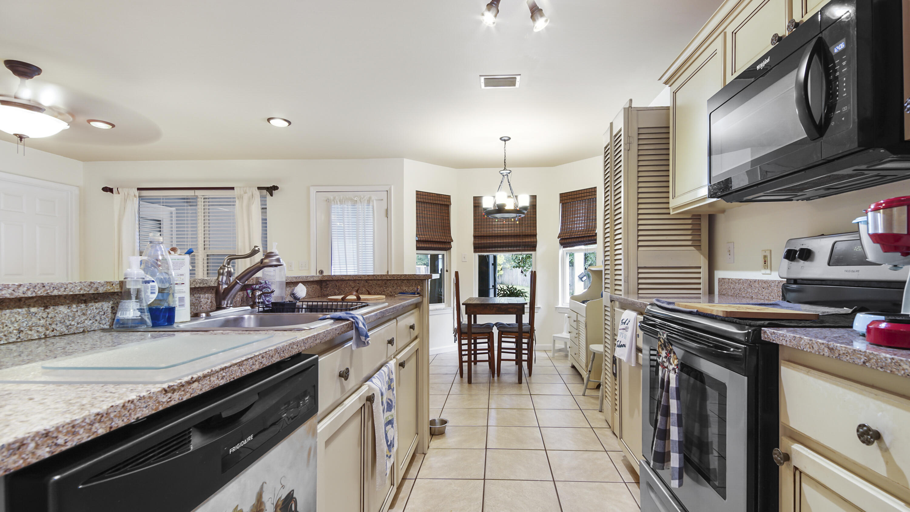MAGNOLIA BAYE - Residential