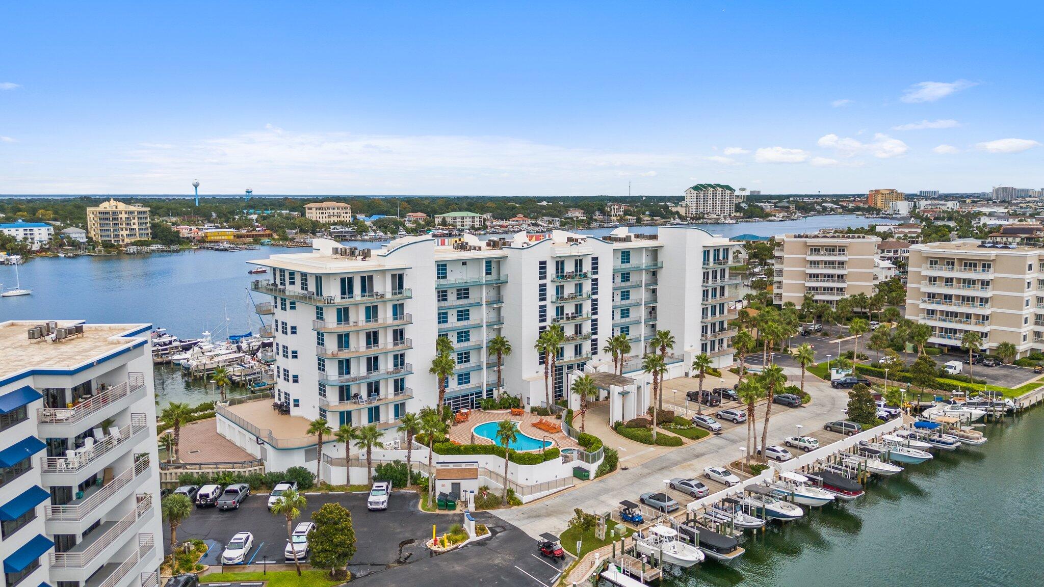 HARBOR LIGHTS - Residential