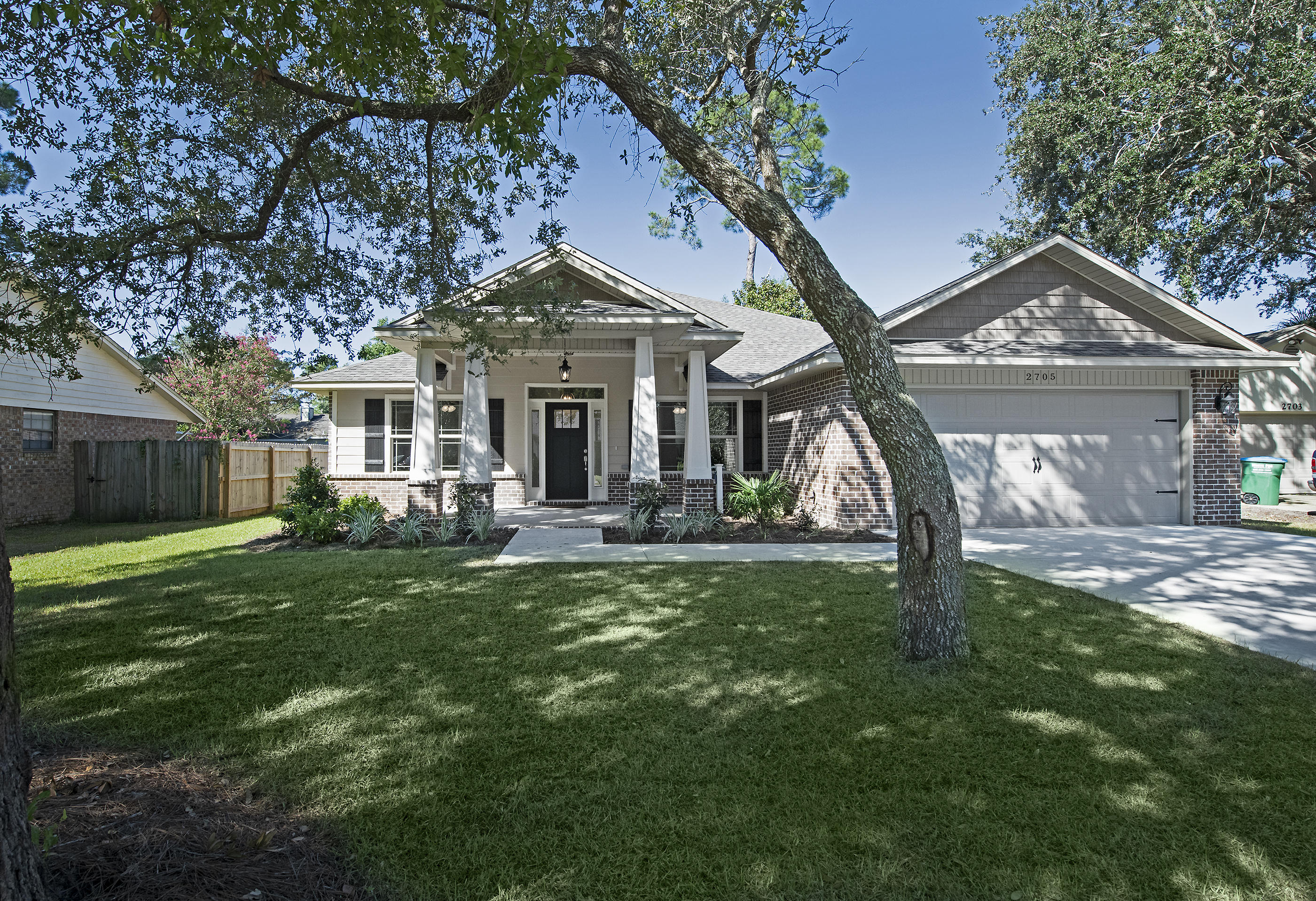 HOLLEY BY THE SEA - Residential