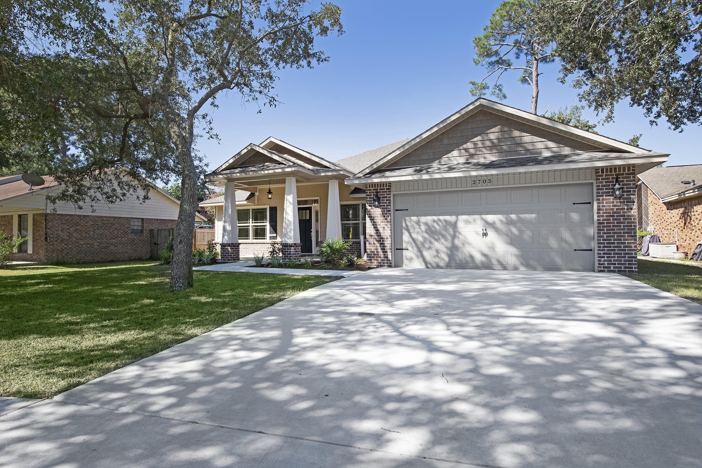 HOLLEY BY THE SEA - Residential