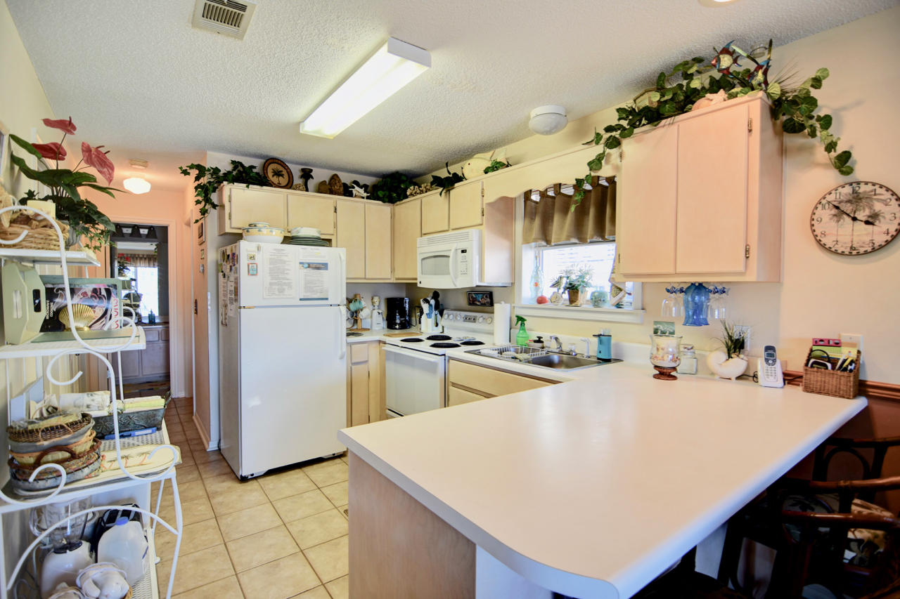 BEACHSIDE VILLAS CONDO - Residential