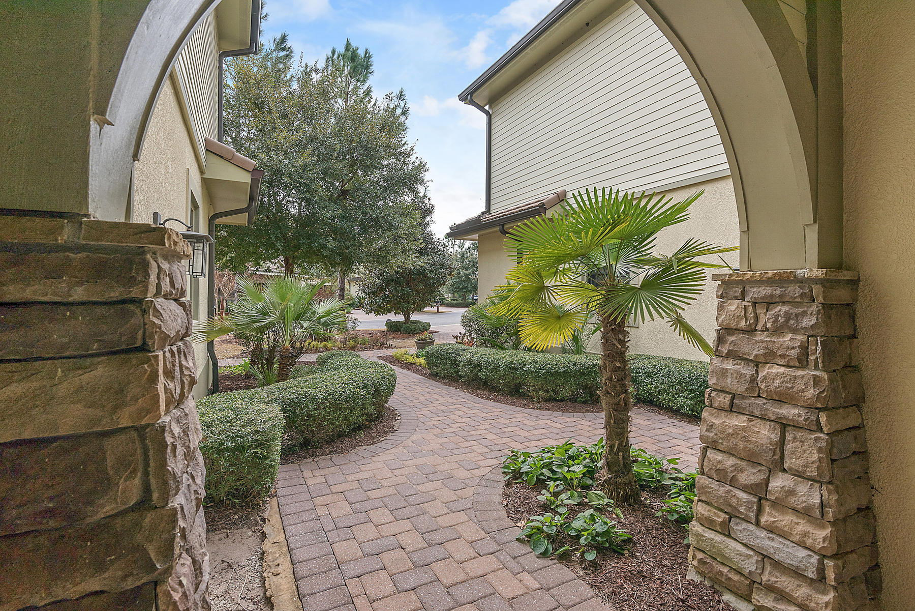 WILD HERON - CLUBSIDE II - Residential