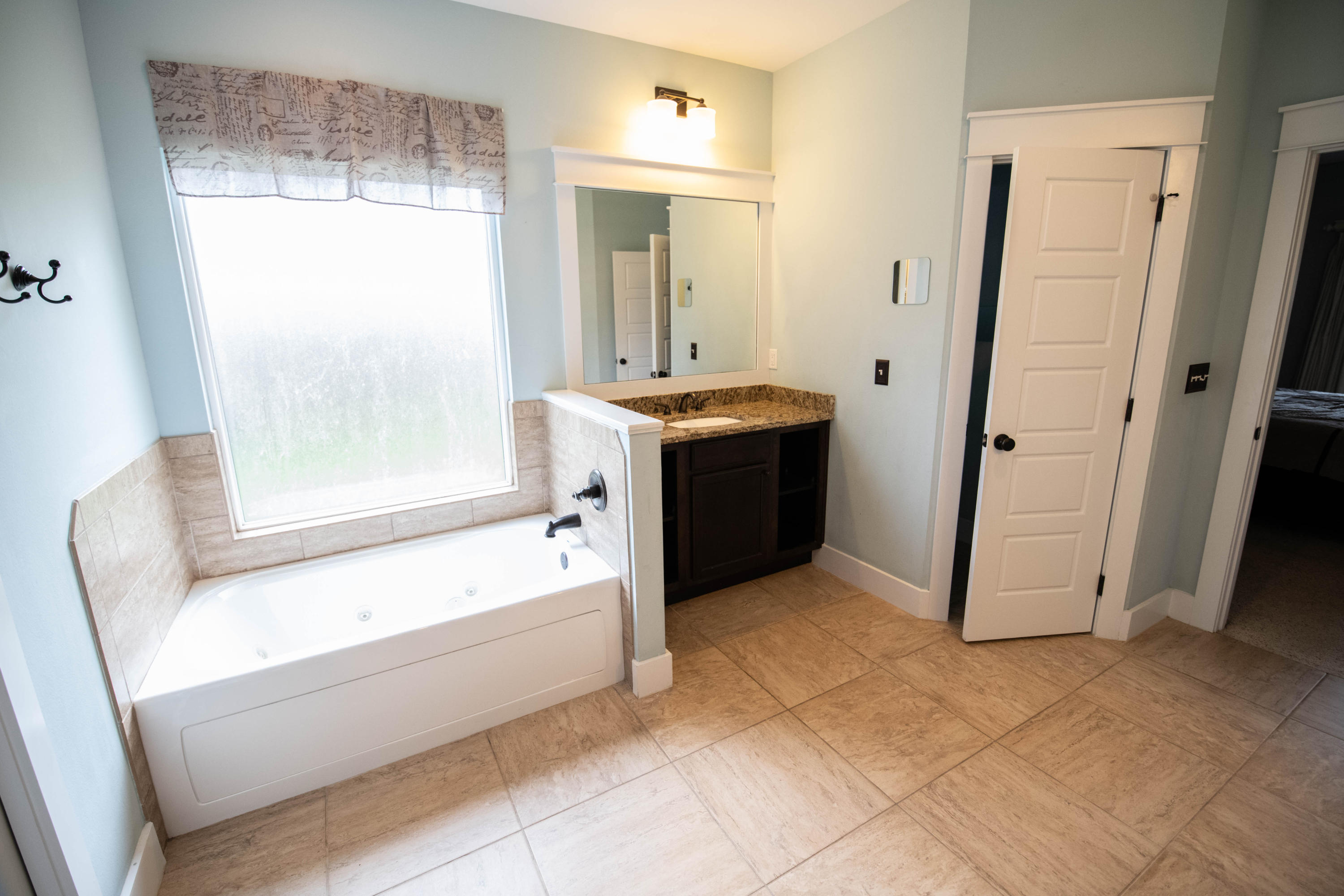 ZACHARY EST - Residential